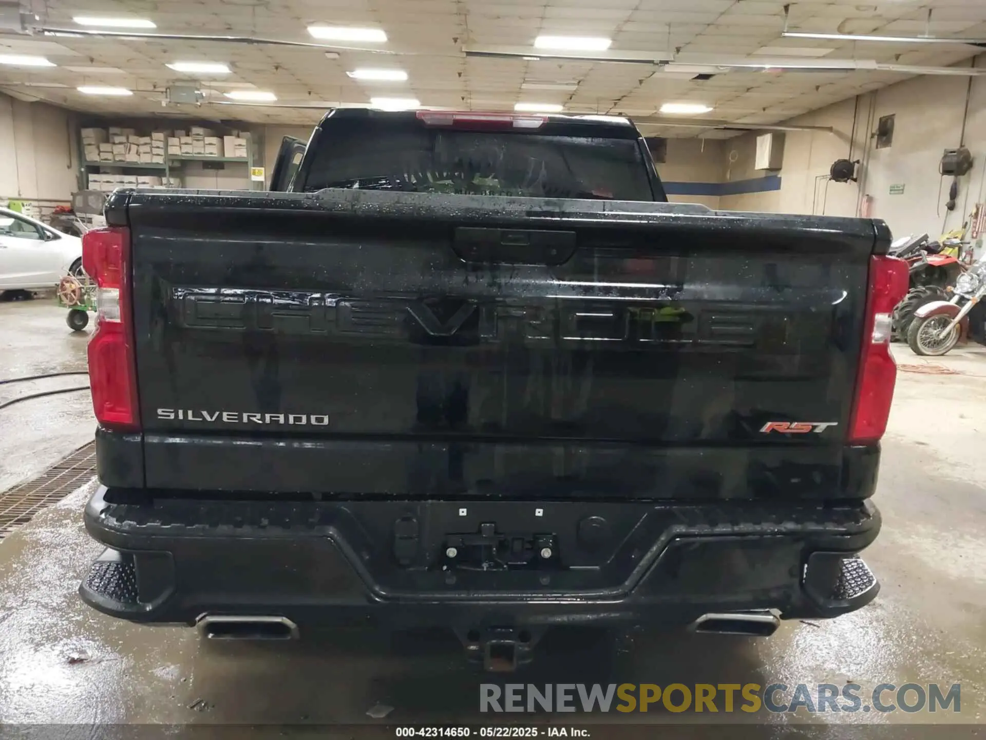 16 Photograph of a damaged car 1GCUYEED8MZ434820 CHEVROLET SILVERADO 1500 2021