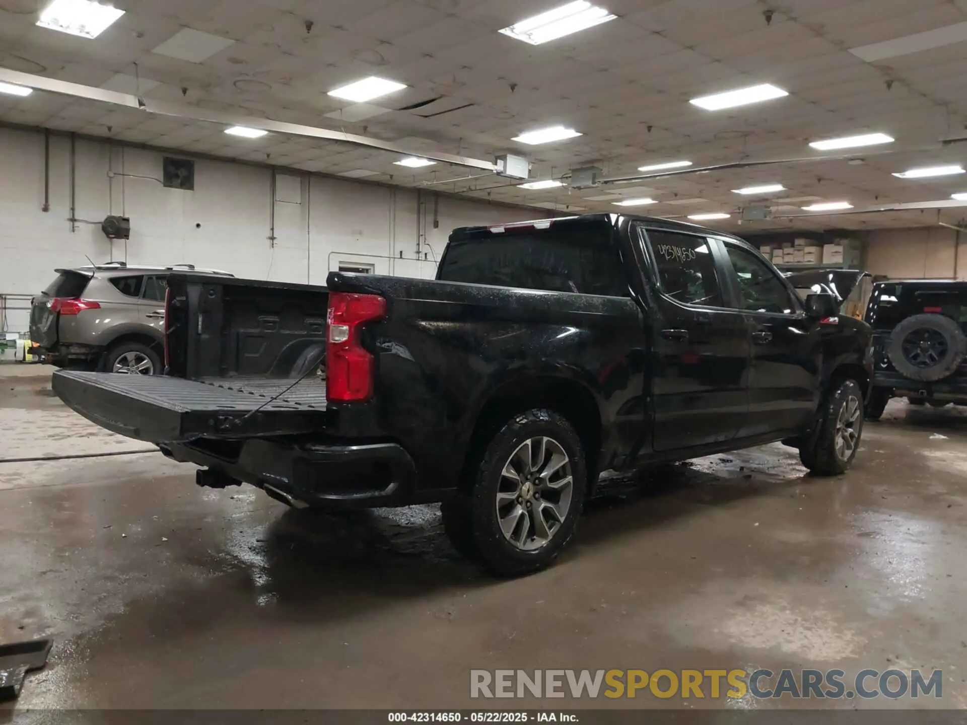 4 Photograph of a damaged car 1GCUYEED8MZ434820 CHEVROLET SILVERADO 1500 2021