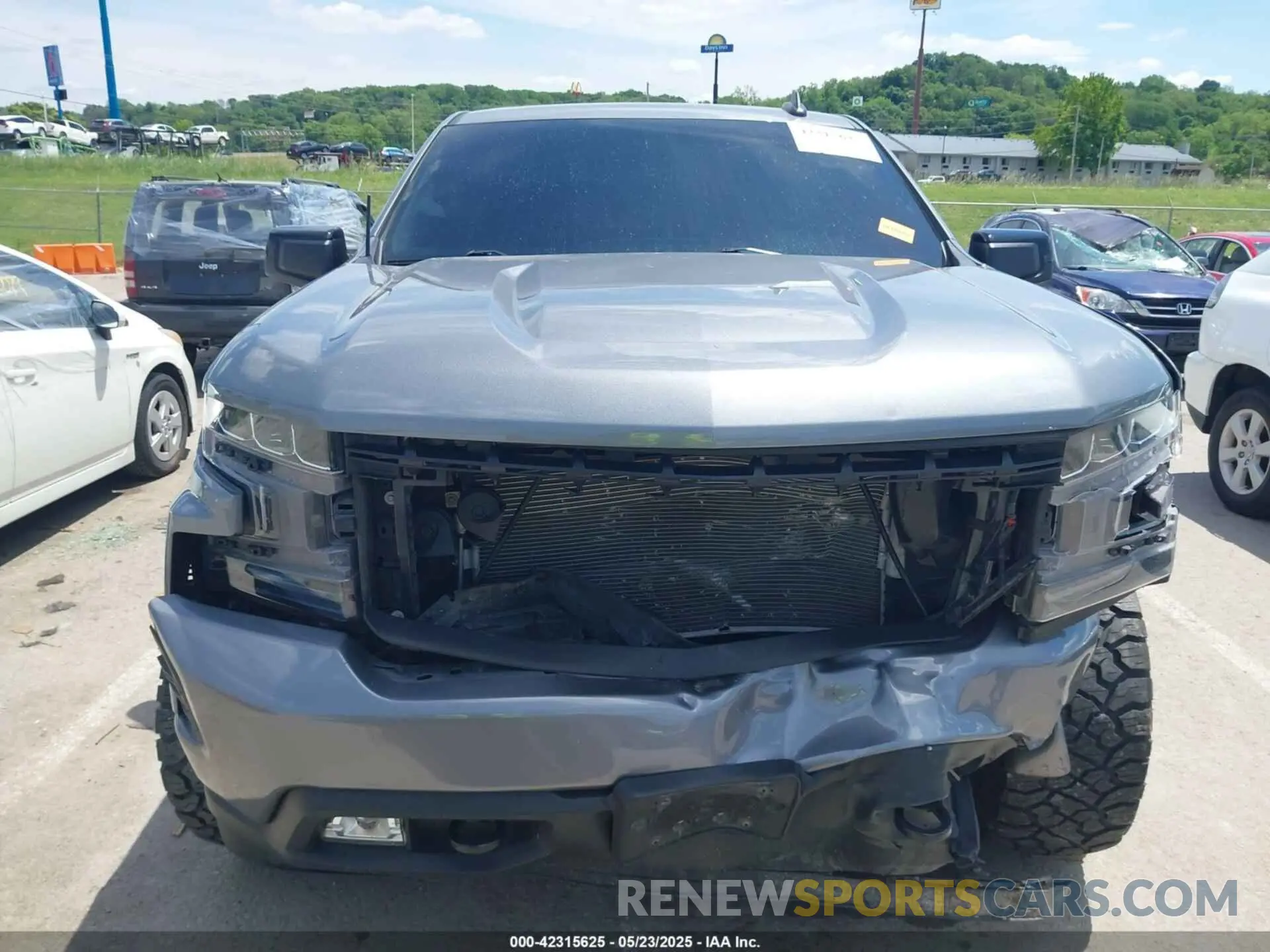 13 Photograph of a damaged car 1GCUYEEDXMZ127679 CHEVROLET SILVERADO 1500 2021