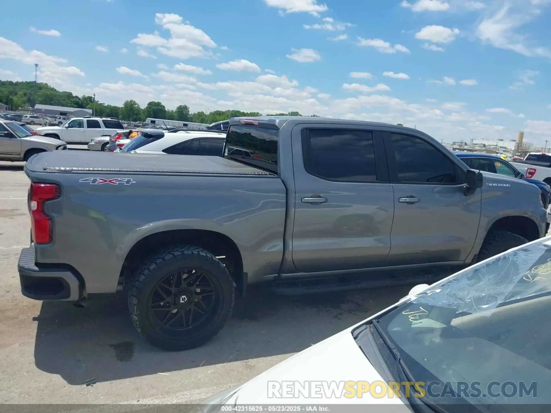 14 Photograph of a damaged car 1GCUYEEDXMZ127679 CHEVROLET SILVERADO 1500 2021