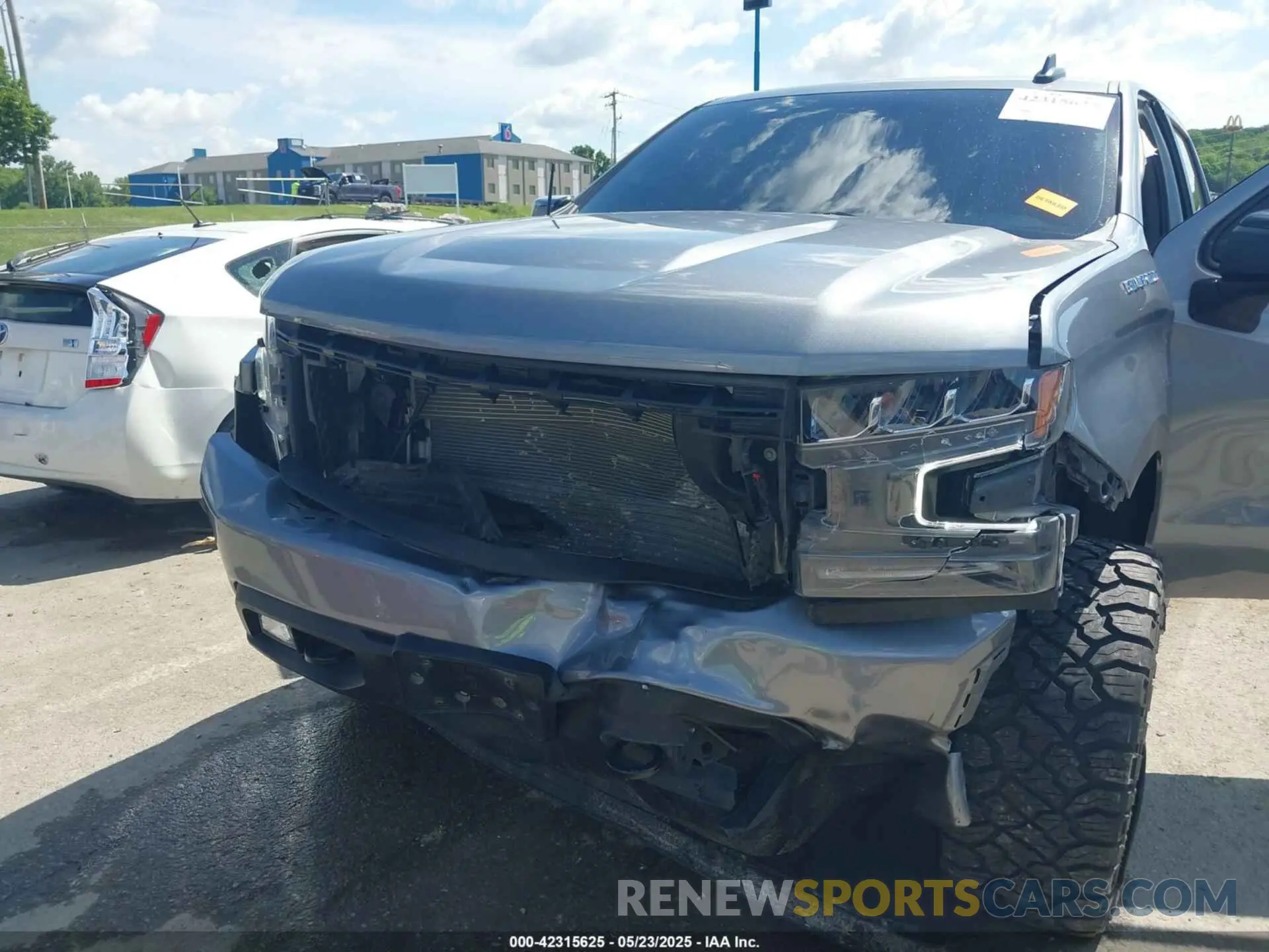 6 Photograph of a damaged car 1GCUYEEDXMZ127679 CHEVROLET SILVERADO 1500 2021