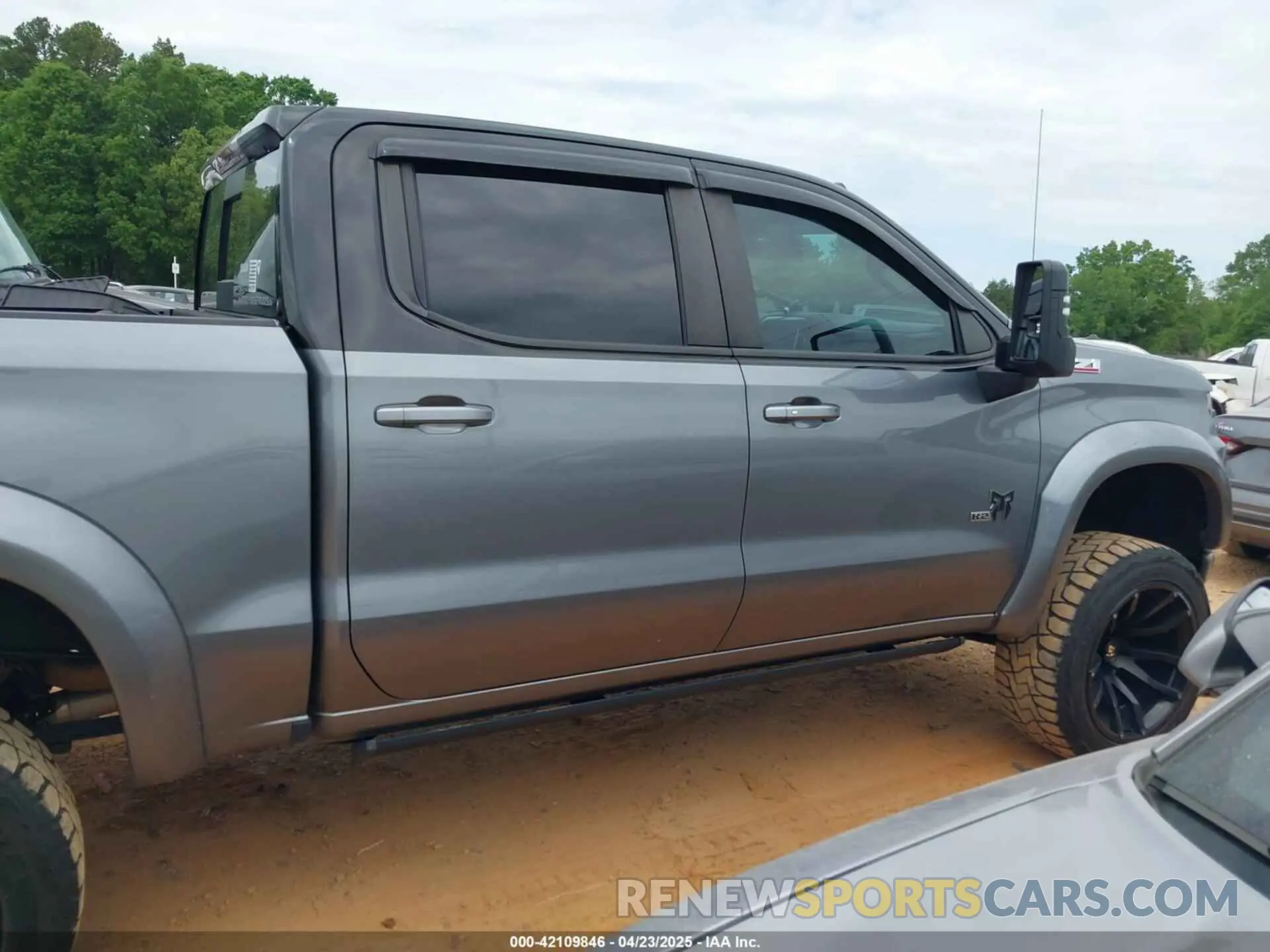 13 Photograph of a damaged car 1GCUYEEL1MZ182884 CHEVROLET SILVERADO 1500 2021