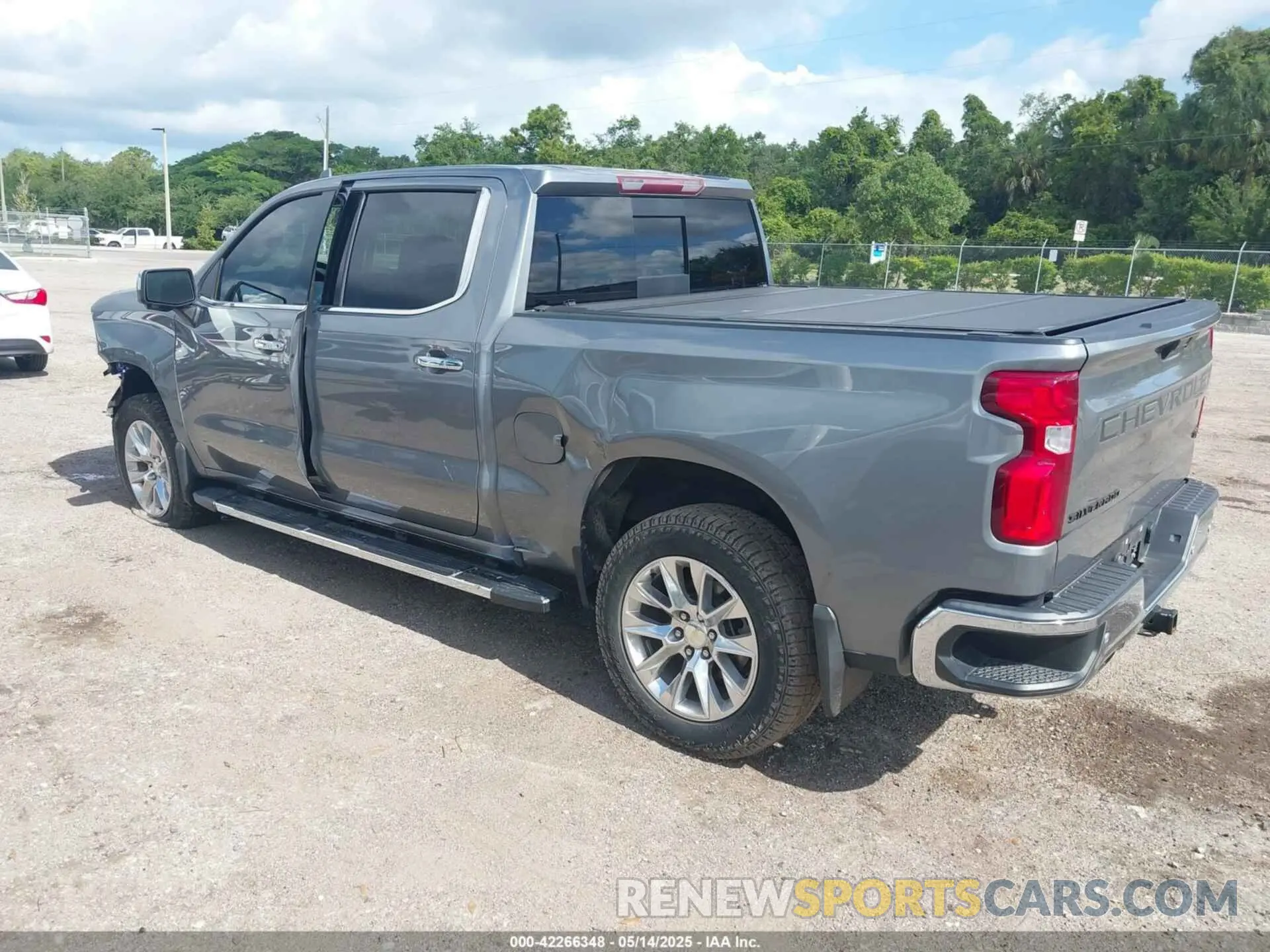 3 Photograph of a damaged car 1GCUYGED1MZ200112 CHEVROLET SILVERADO 1500 2021