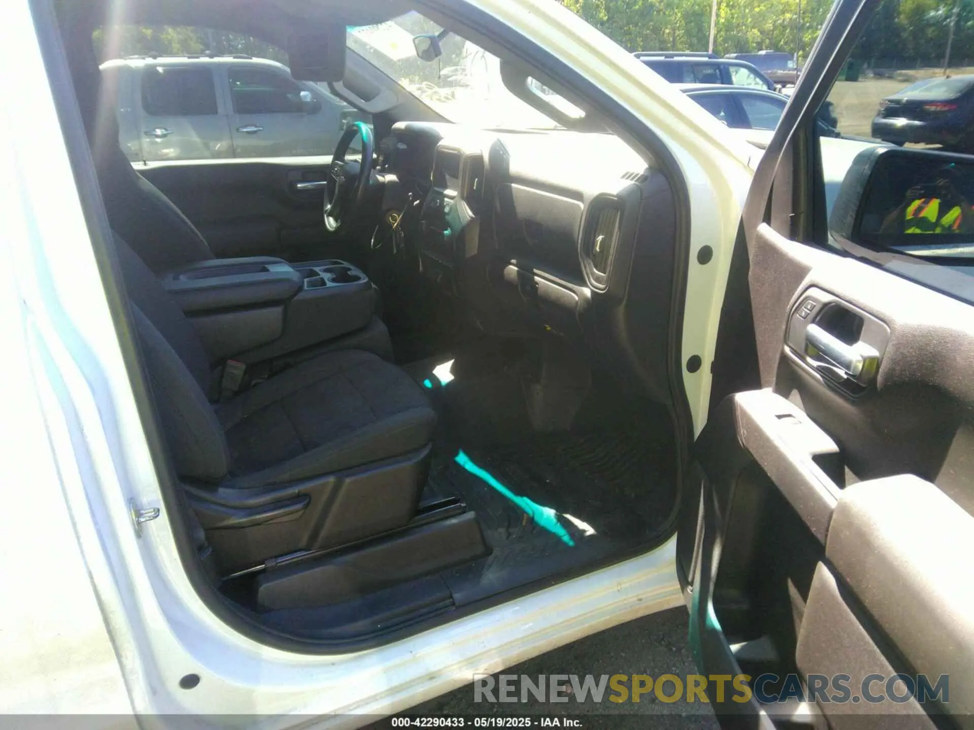 5 Photograph of a damaged car 3GCNWAEF0MG212468 CHEVROLET SILVERADO 1500 2021