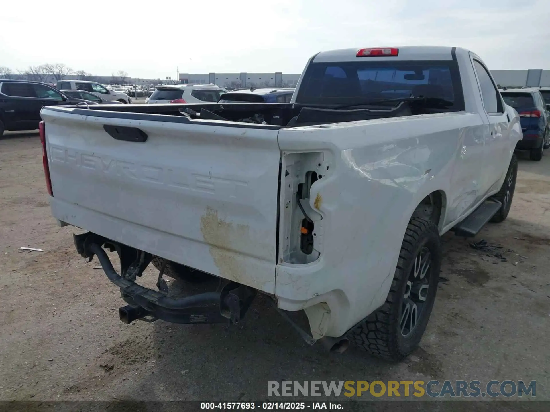 4 Photograph of a damaged car 3GCNWAEF4MG336162 CHEVROLET SILVERADO 1500 2021