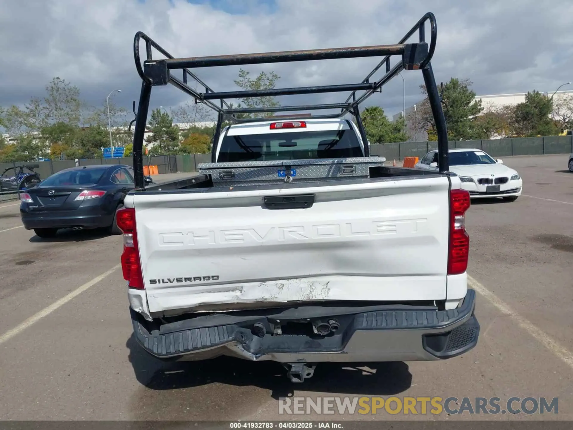 16 Photograph of a damaged car 3GCNWAEH5MG239795 CHEVROLET SILVERADO 1500 2021