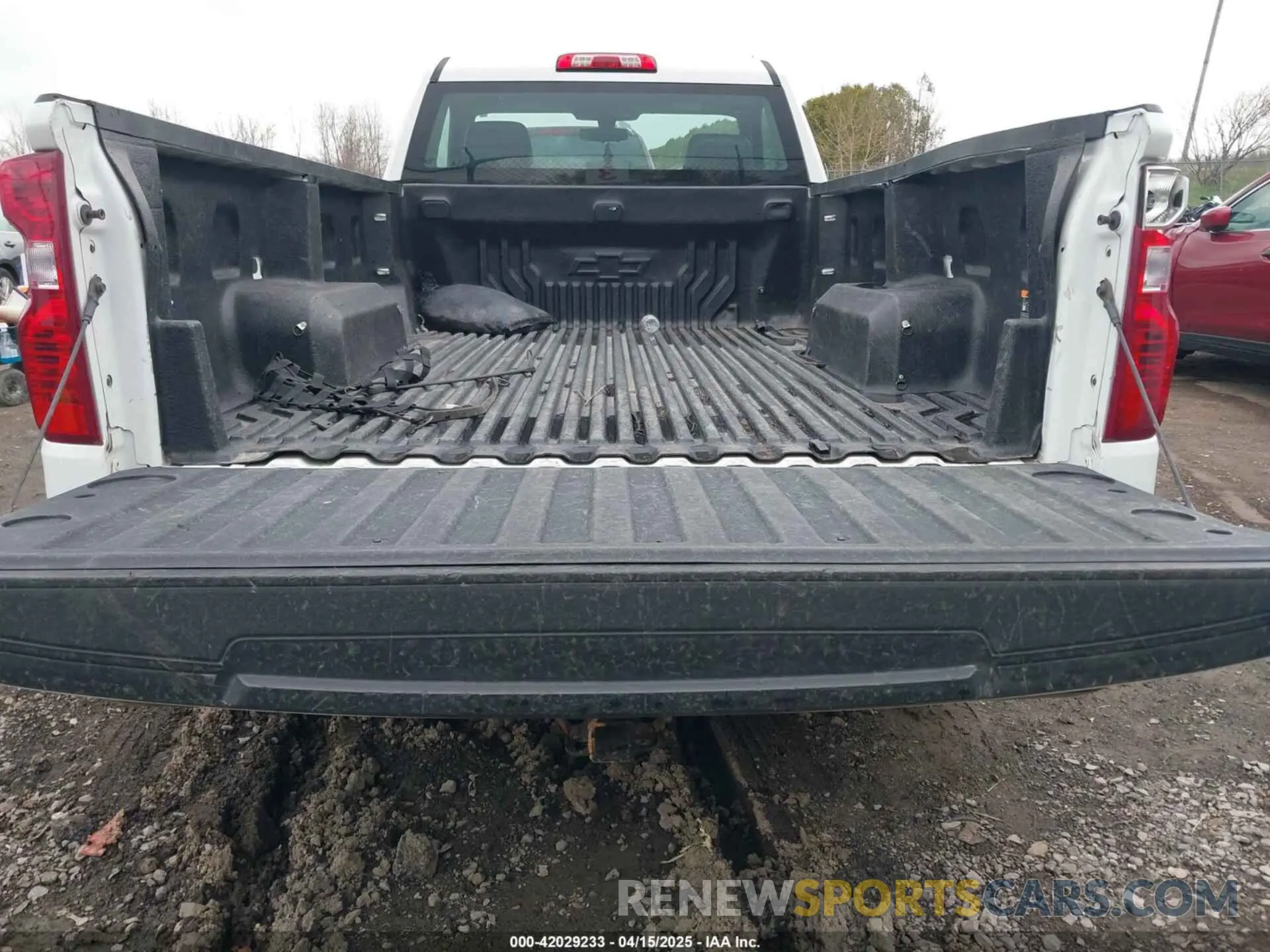 16 Photograph of a damaged car 3GCNWAEH5MG369642 CHEVROLET SILVERADO 1500 2021