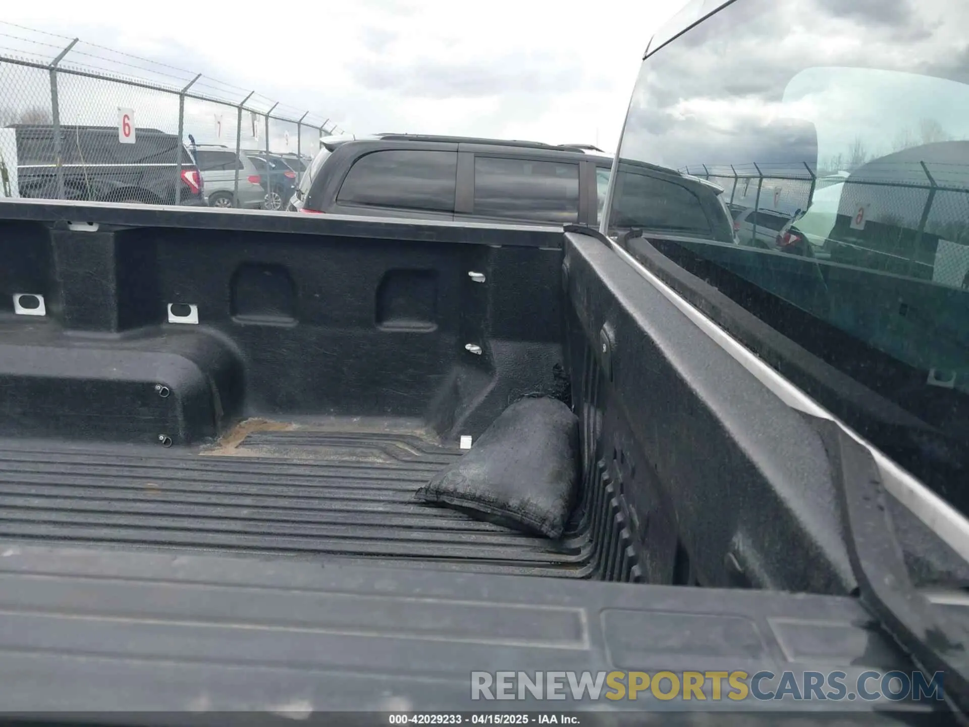 8 Photograph of a damaged car 3GCNWAEH5MG369642 CHEVROLET SILVERADO 1500 2021