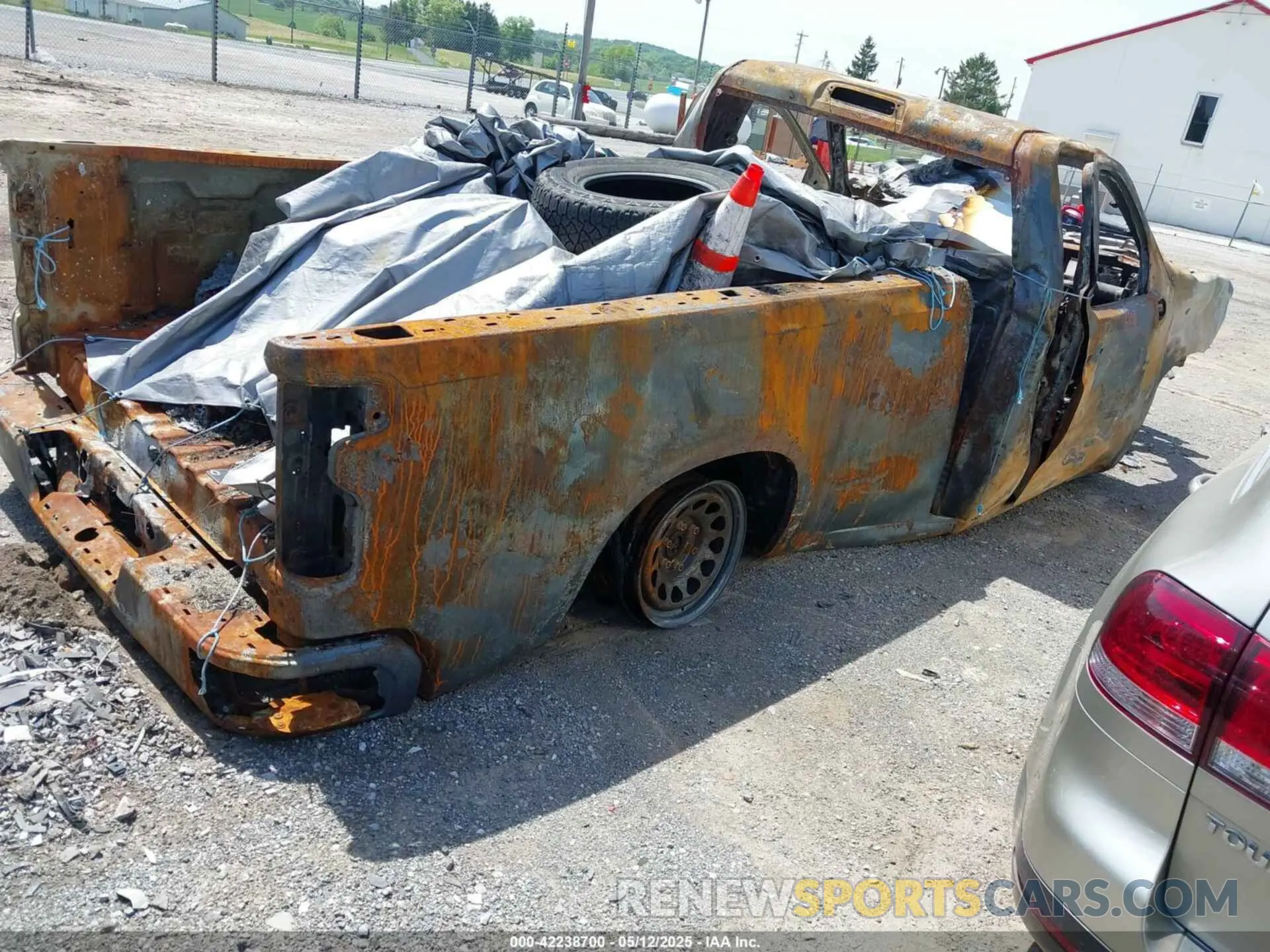 4 Photograph of a damaged car 3GCNWAEH8MG359526 CHEVROLET SILVERADO 1500 2021