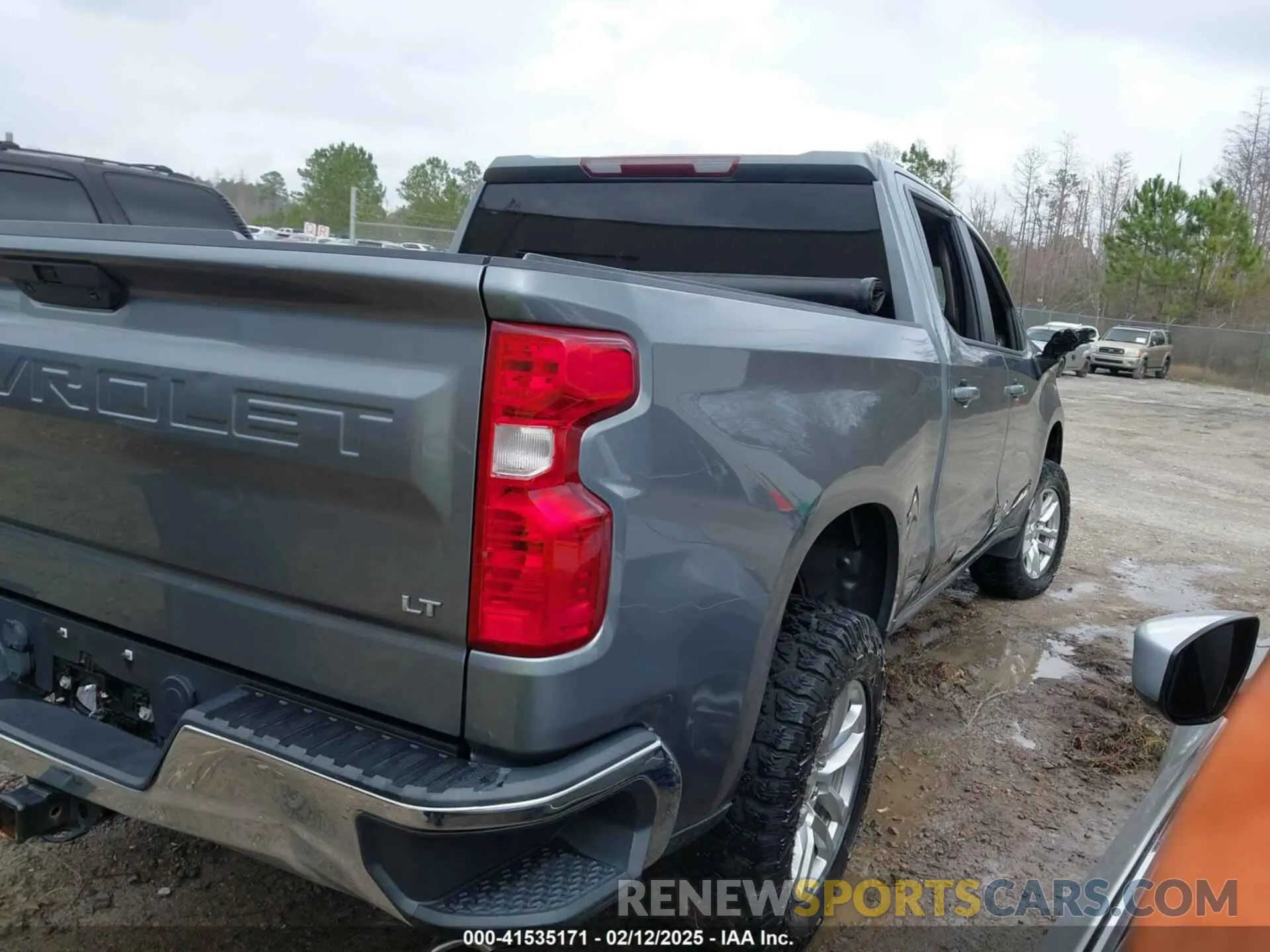 4 Photograph of a damaged car 3GCPWCED7MG245504 CHEVROLET SILVERADO 1500 2021