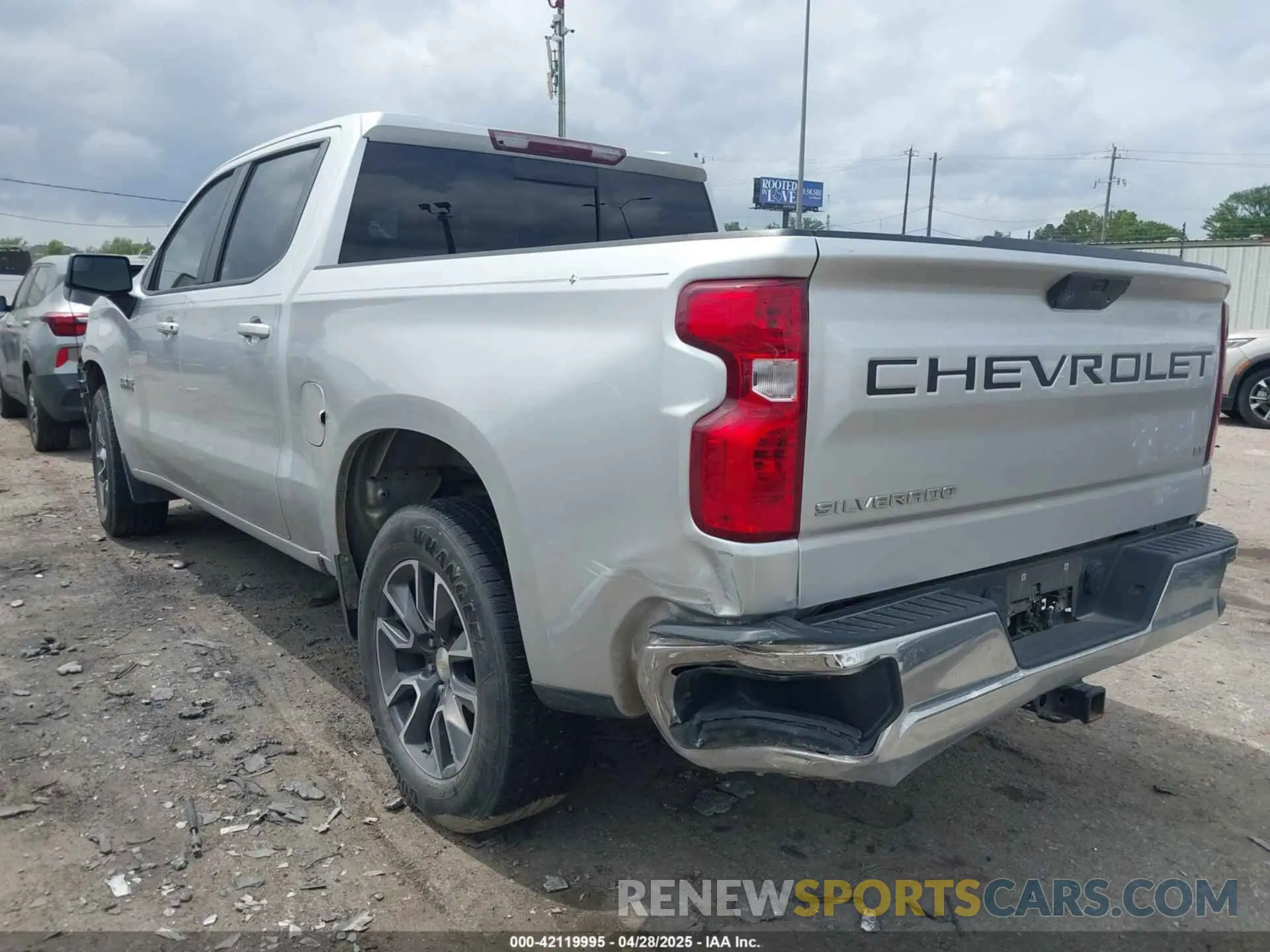 3 Photograph of a damaged car 3GCPWCET8MG104061 CHEVROLET SILVERADO 1500 2021