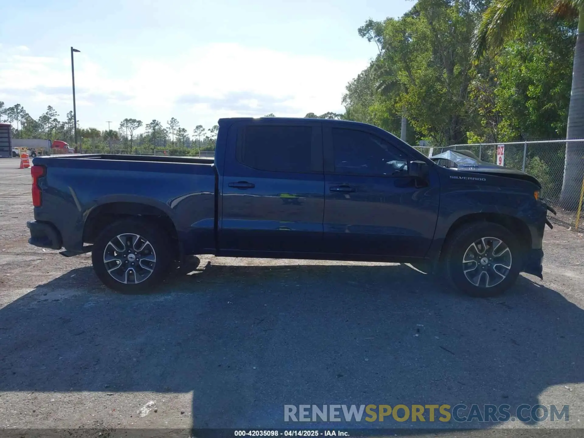 14 Photograph of a damaged car 3GCPWDETXMG416324 CHEVROLET SILVERADO 1500 2021