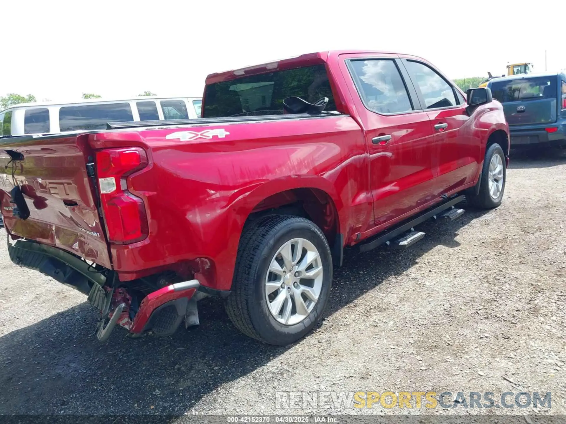 4 Photograph of a damaged car 3GCPYBEH6MG173072 CHEVROLET SILVERADO 1500 2021