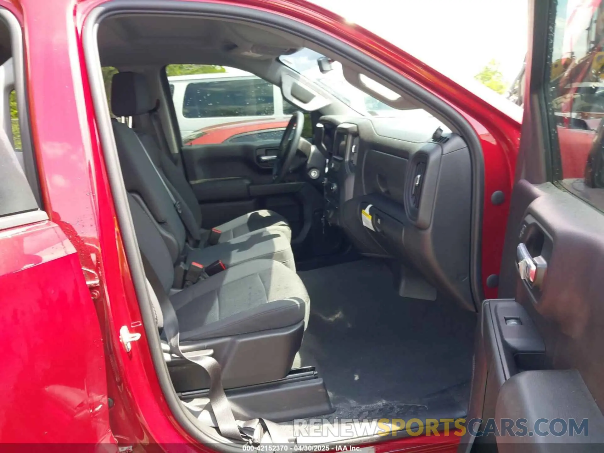 5 Photograph of a damaged car 3GCPYBEH6MG173072 CHEVROLET SILVERADO 1500 2021