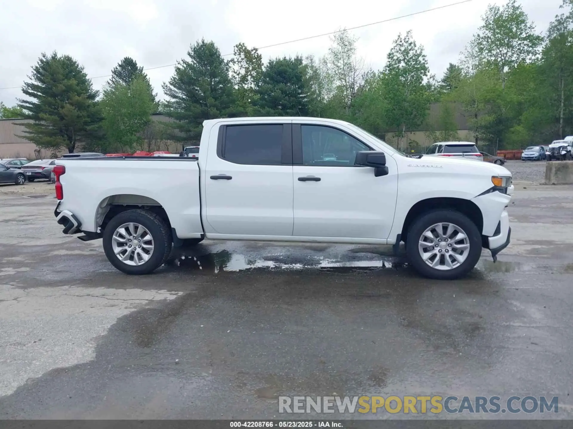 13 Photograph of a damaged car 3GCPYBEK1MG262317 CHEVROLET SILVERADO 1500 2021