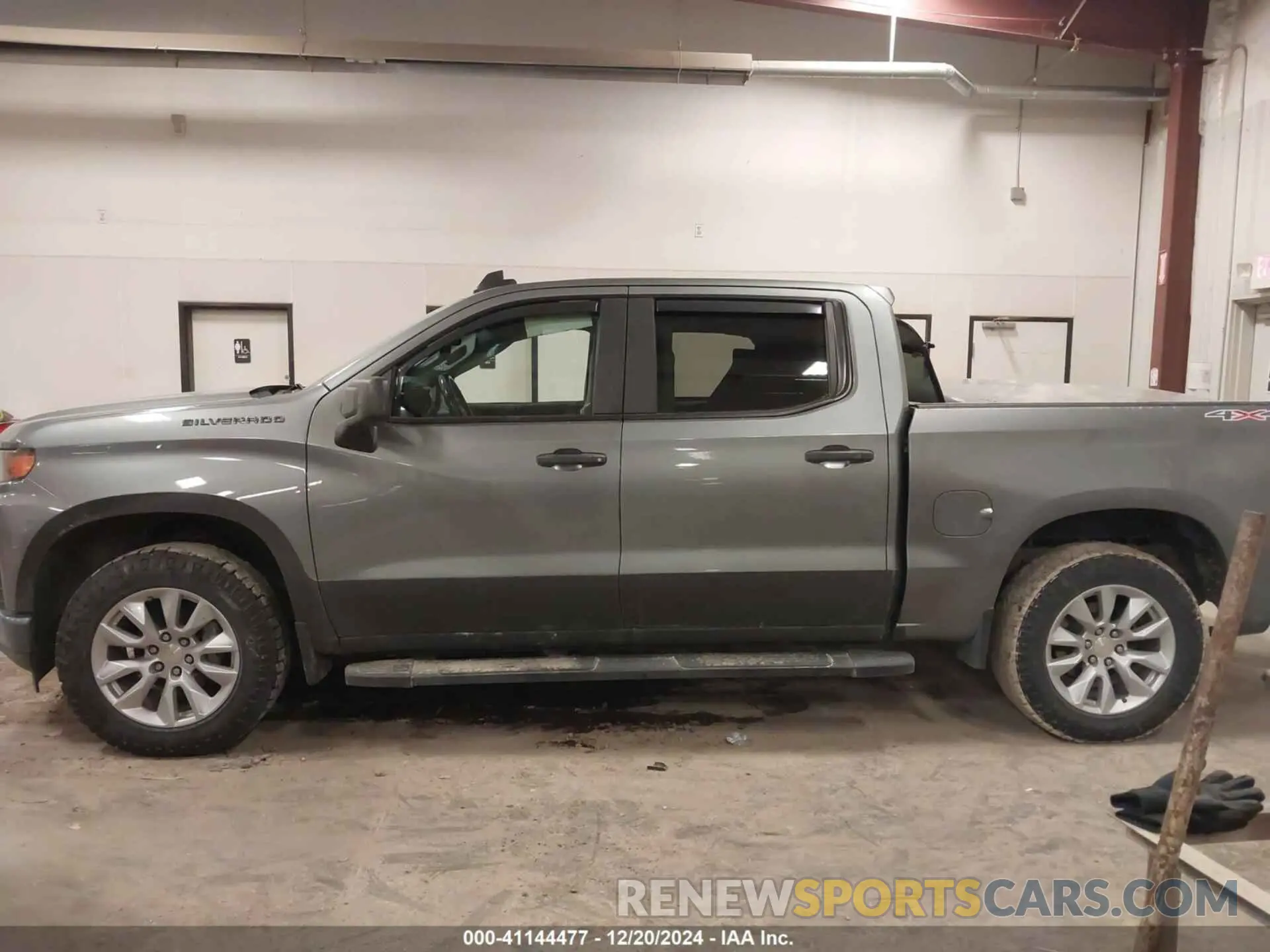 14 Photograph of a damaged car 3GCPYBEK1MG325092 CHEVROLET SILVERADO 1500 2021