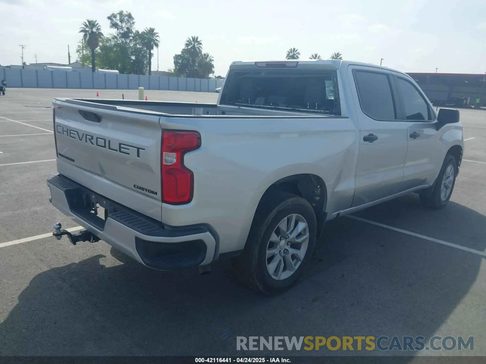 4 Photograph of a damaged car 3GCPYBEK2MG346534 CHEVROLET SILVERADO 1500 2021