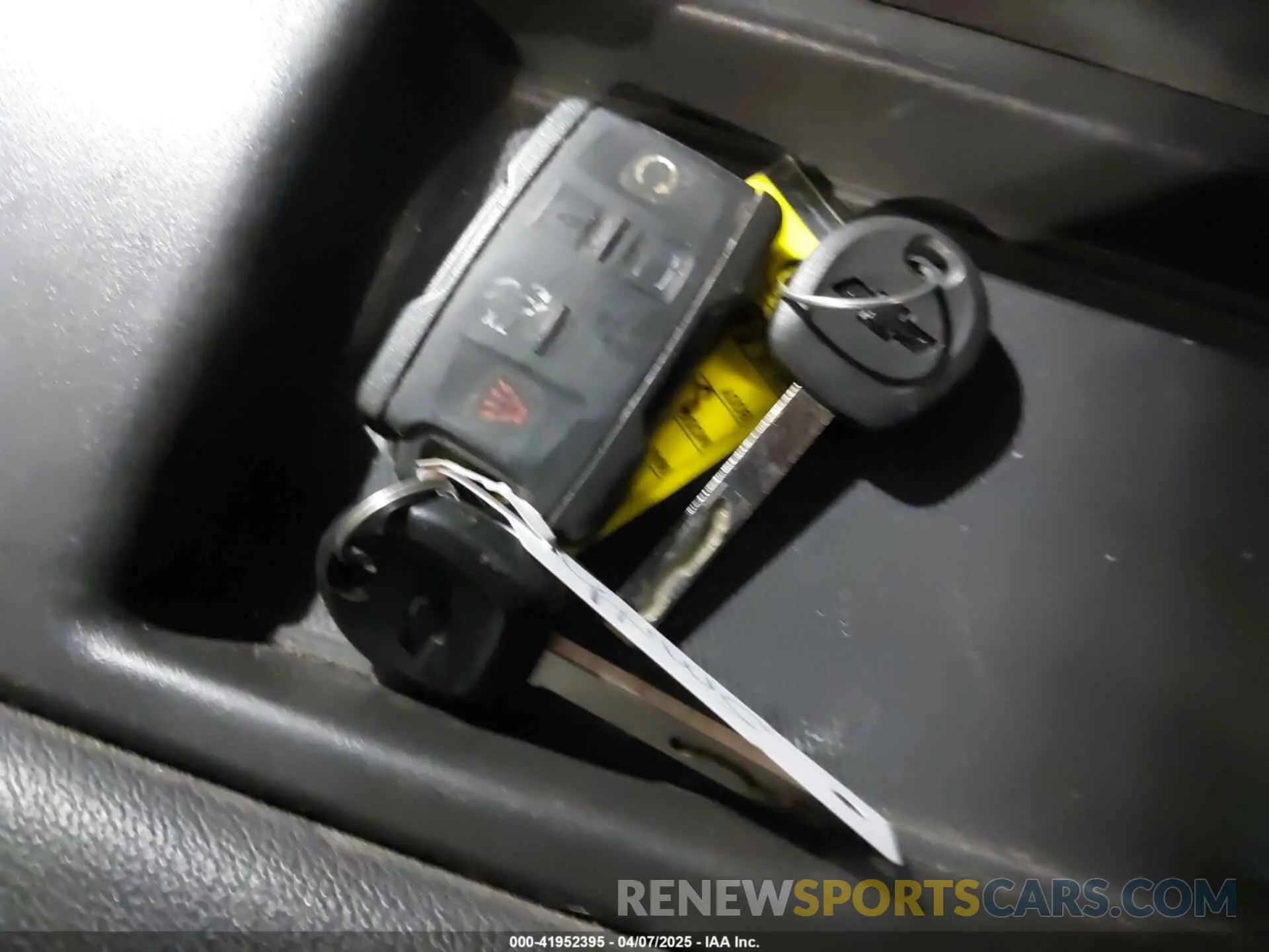 11 Photograph of a damaged car 3GCPYBEK5MG240238 CHEVROLET SILVERADO 1500 2021