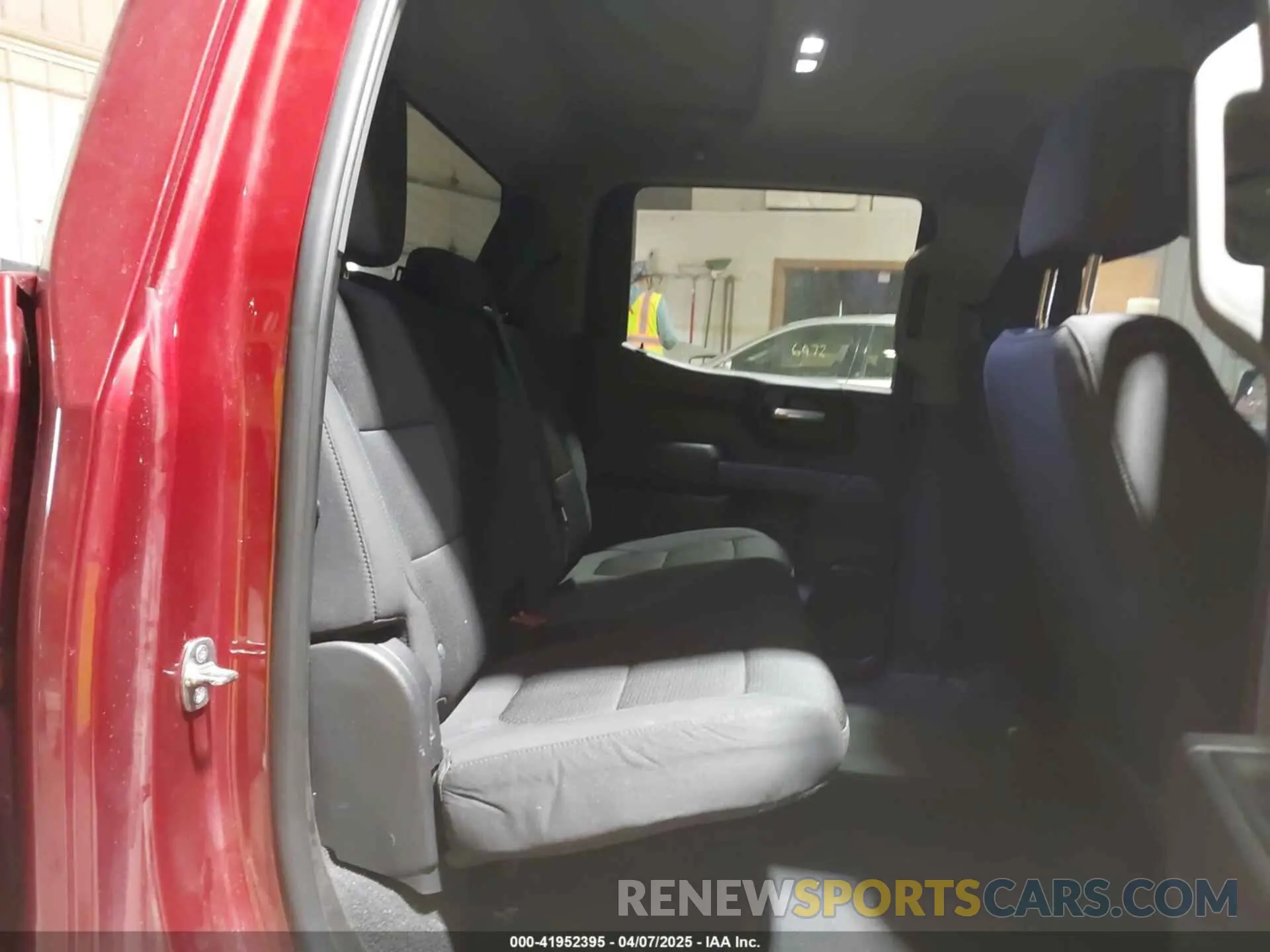 8 Photograph of a damaged car 3GCPYBEK5MG240238 CHEVROLET SILVERADO 1500 2021