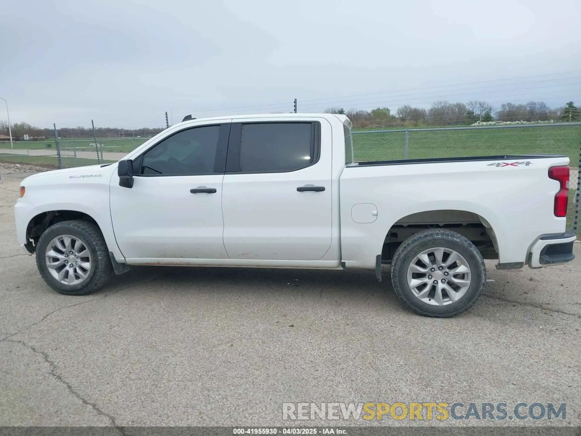 15 Photograph of a damaged car 3GCPYBEKXMG320926 CHEVROLET SILVERADO 1500 2021