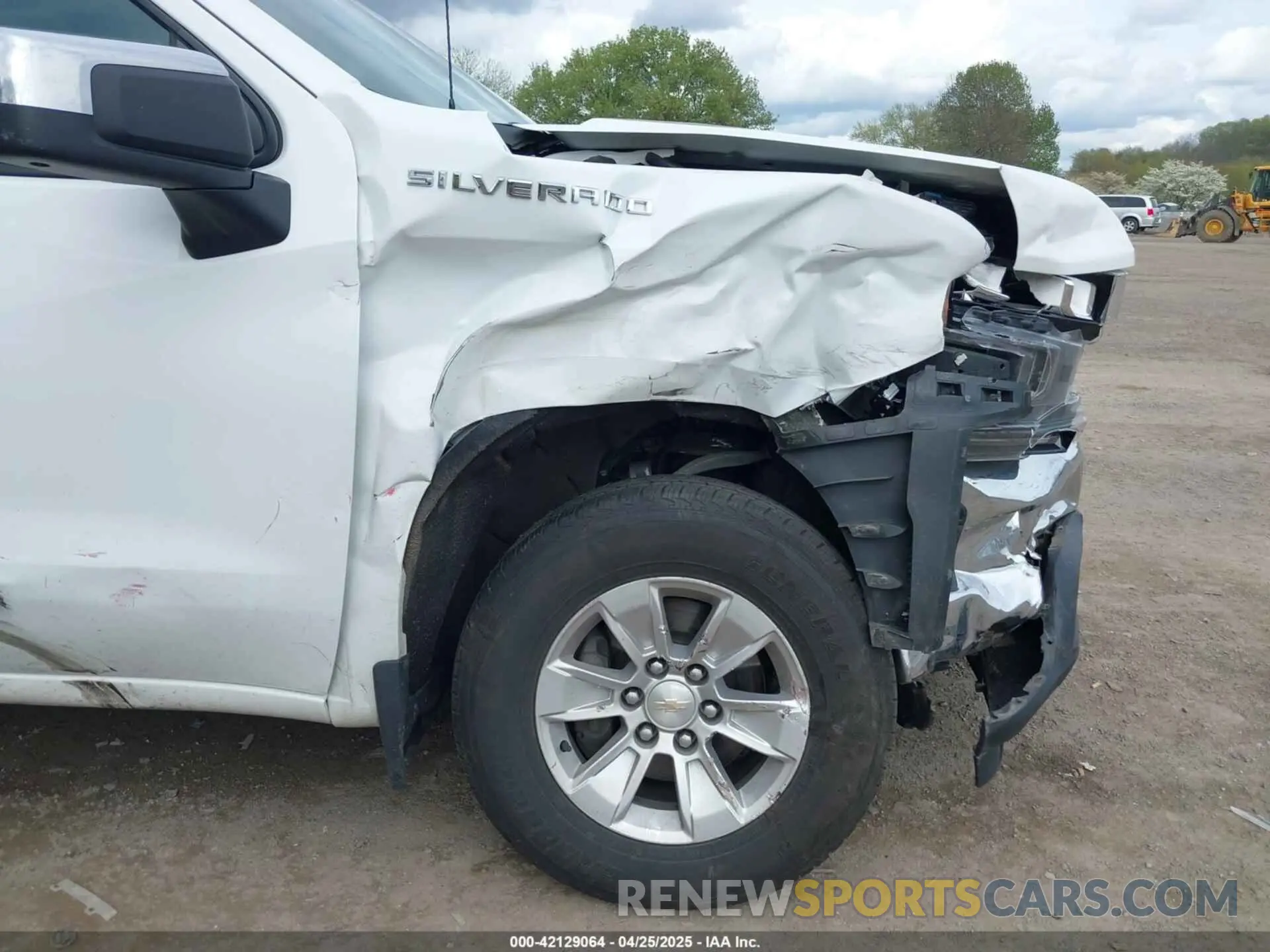 17 Photograph of a damaged car 3GCPYDEK0MG411876 CHEVROLET SILVERADO 1500 2021