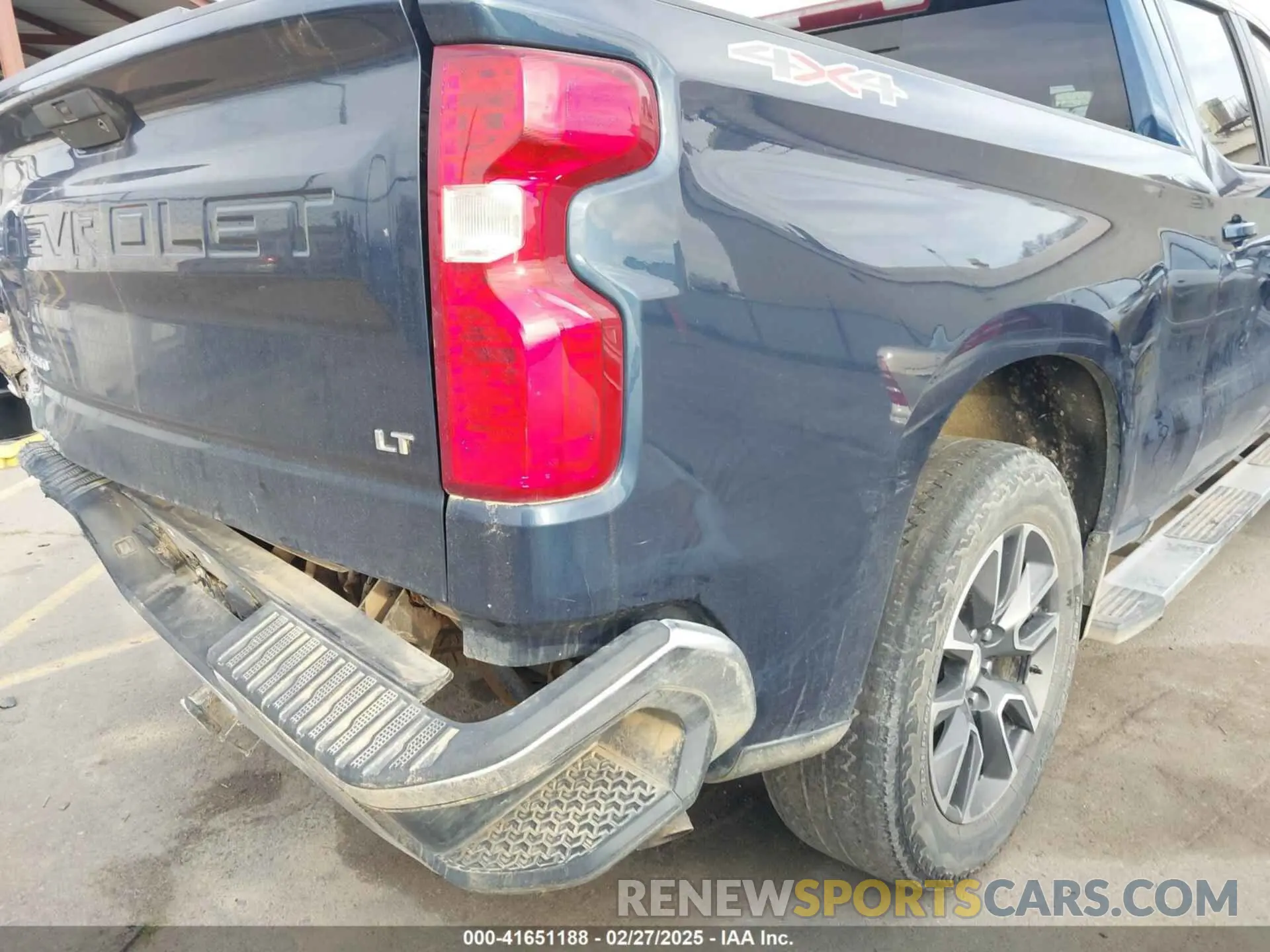 18 Photograph of a damaged car 3GCPYDEK5MG401179 CHEVROLET SILVERADO 1500 2021