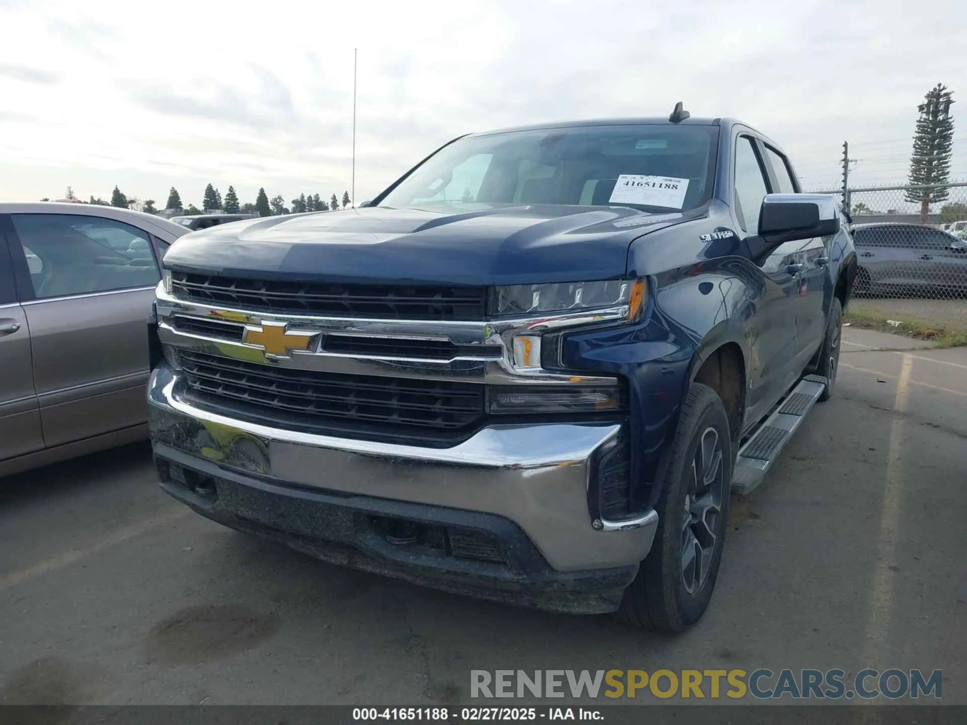 2 Photograph of a damaged car 3GCPYDEK5MG401179 CHEVROLET SILVERADO 1500 2021