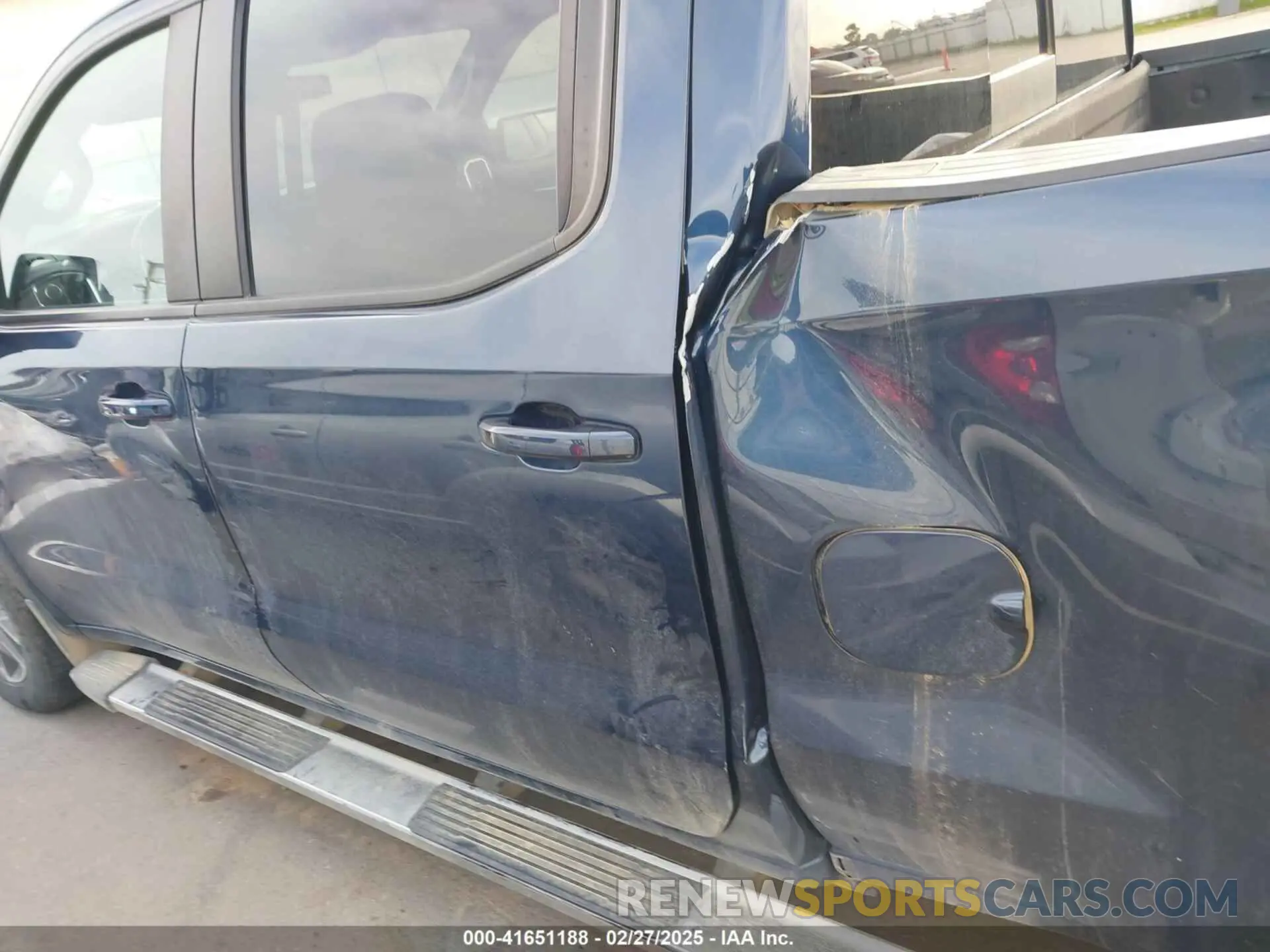 21 Photograph of a damaged car 3GCPYDEK5MG401179 CHEVROLET SILVERADO 1500 2021