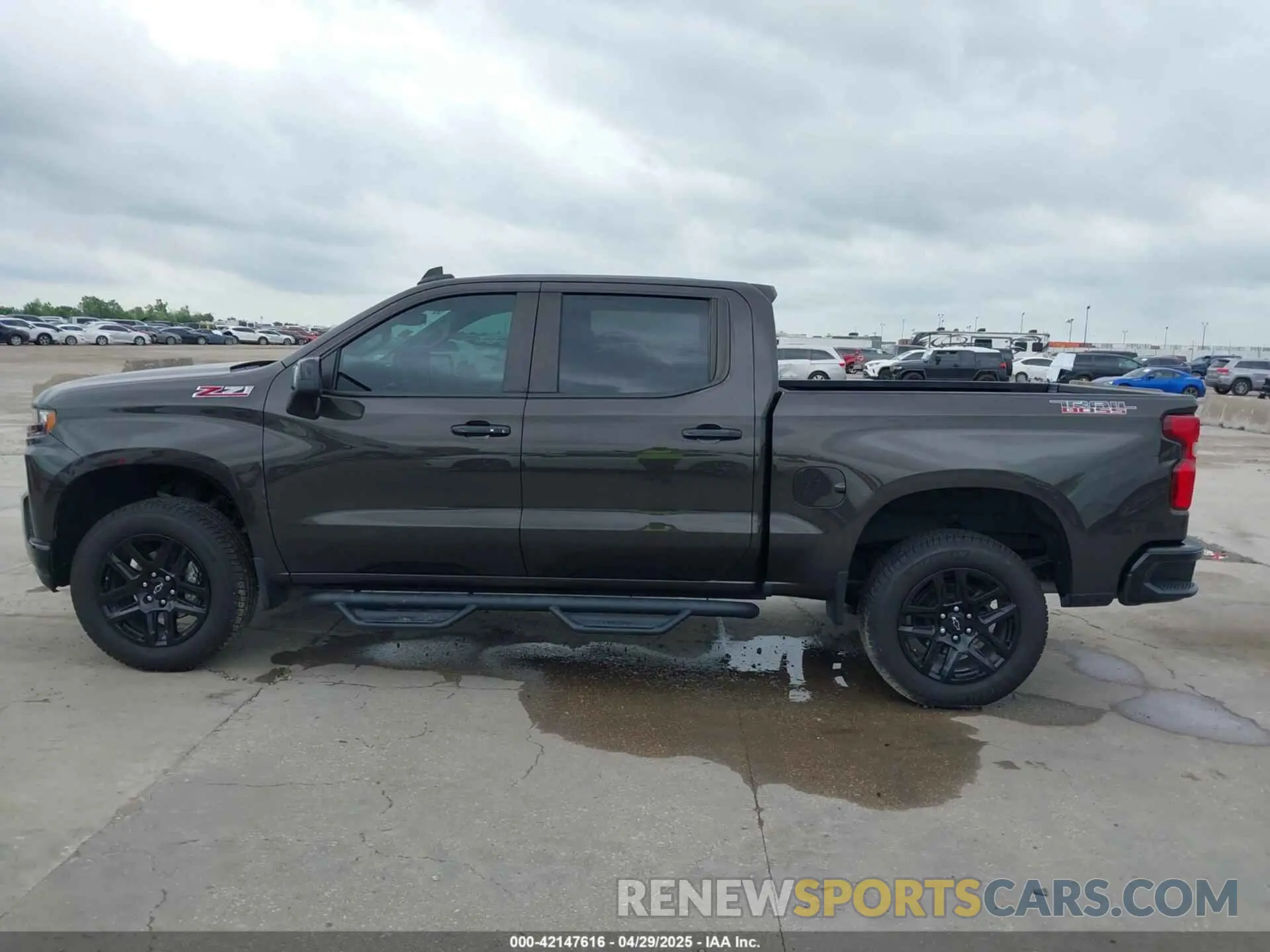 13 Photograph of a damaged car 3GCPYFED4MG354126 CHEVROLET SILVERADO 1500 2021