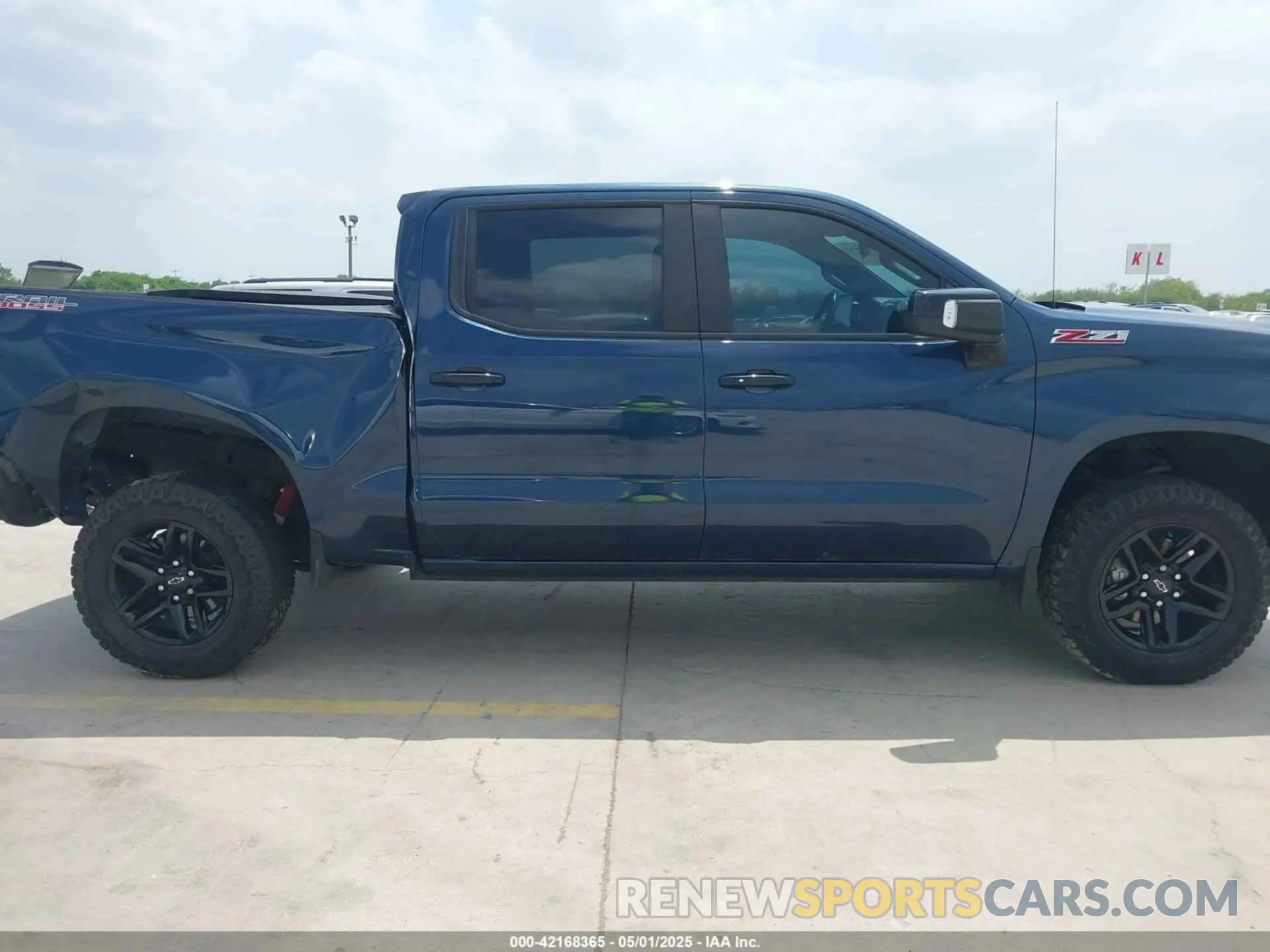 12 Photograph of a damaged car 3GCPYFEDXMG249476 CHEVROLET SILVERADO 1500 2021