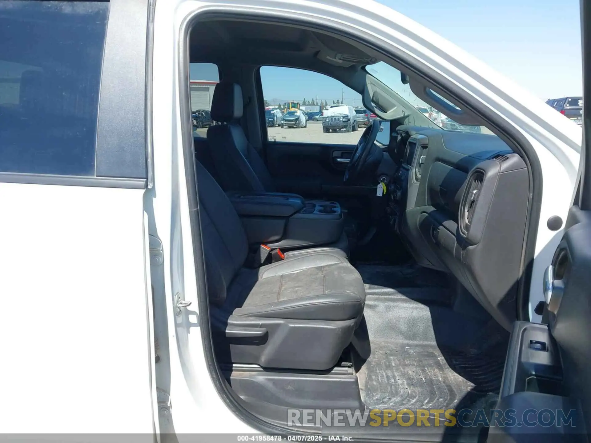 5 Photograph of a damaged car 3GCUYAEF2MG244456 CHEVROLET SILVERADO 1500 2021