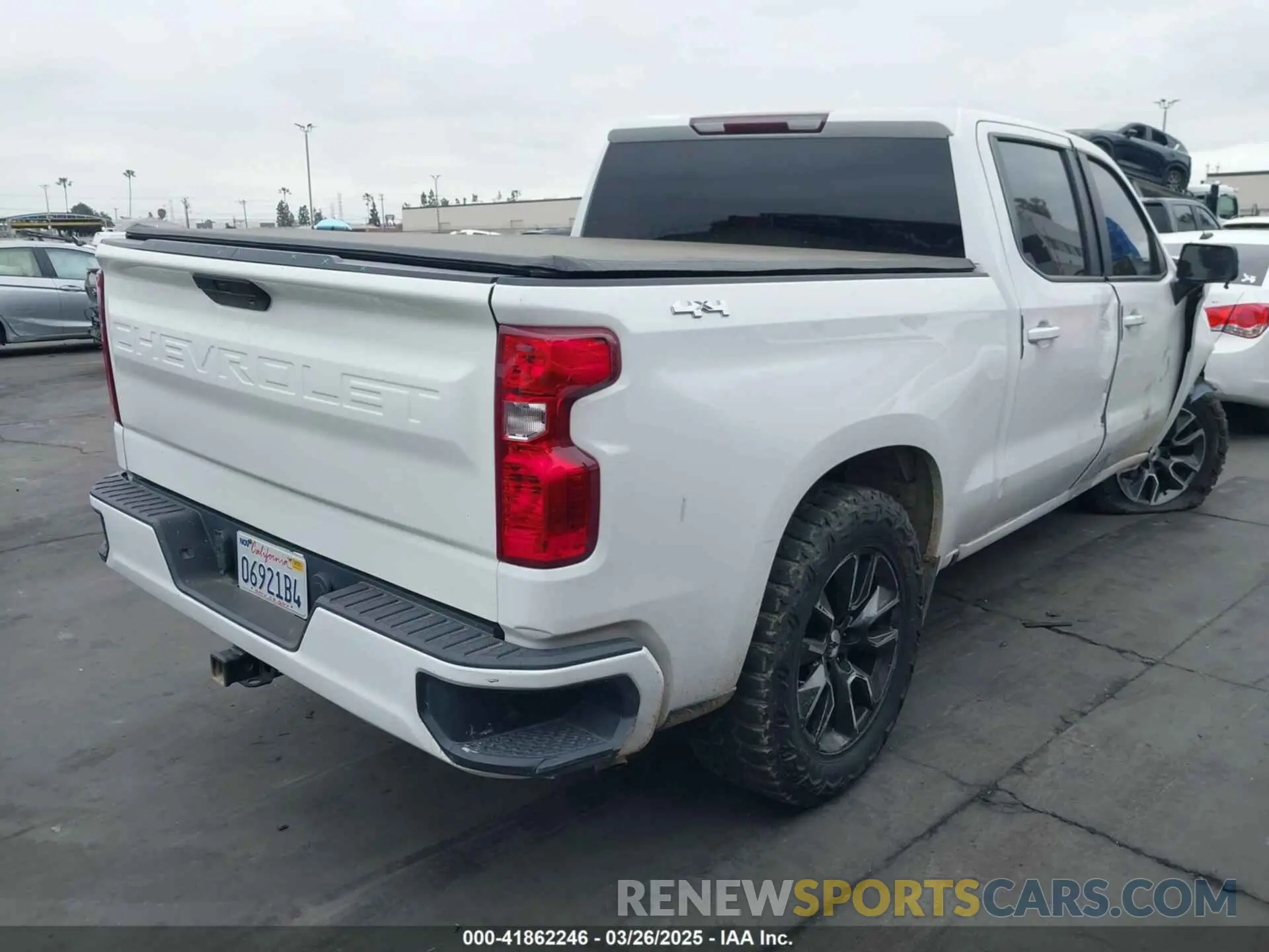 4 Photograph of a damaged car 3GCUYAEF2MG352527 CHEVROLET SILVERADO 1500 2021