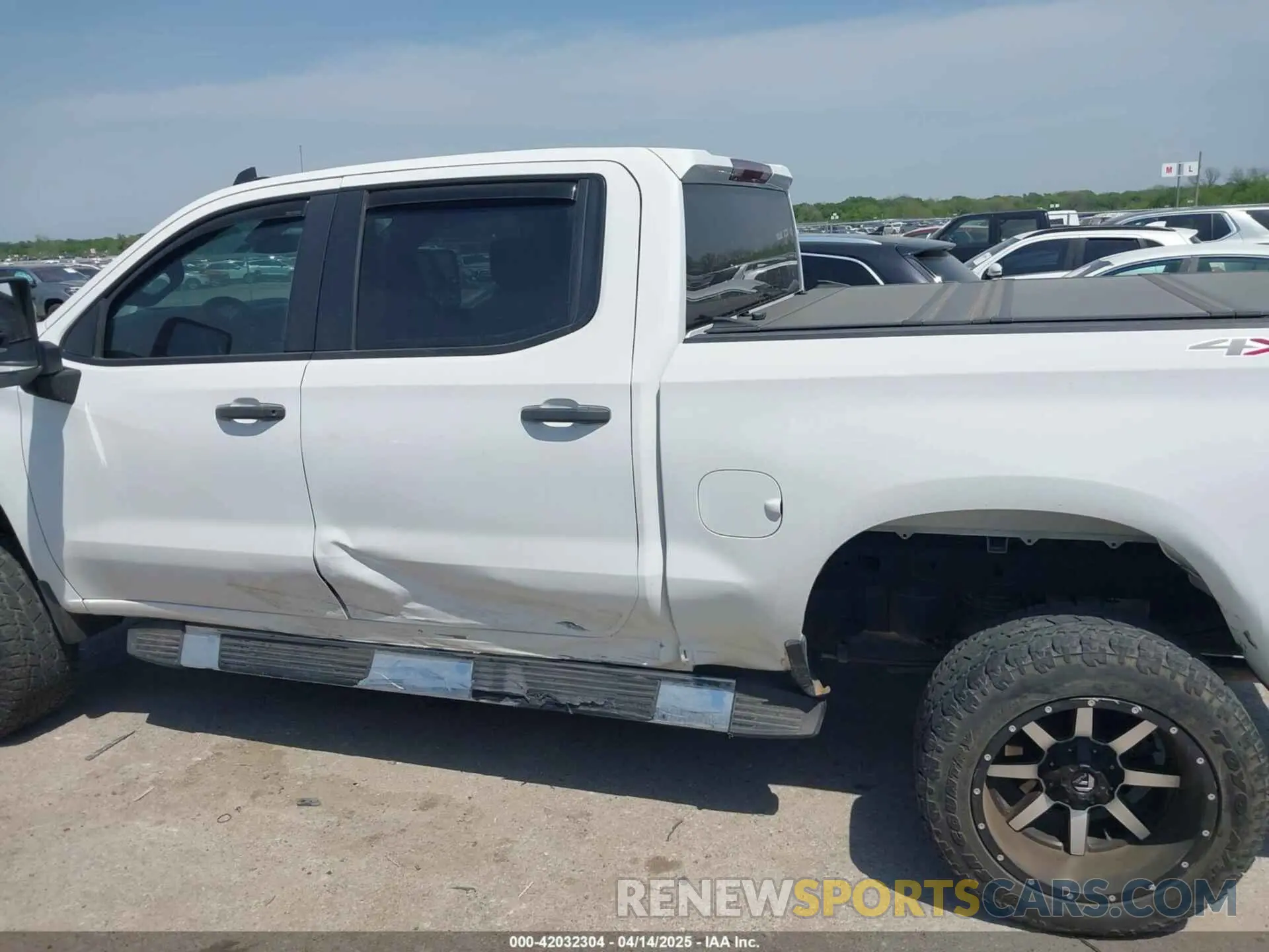 14 Photograph of a damaged car 3GCUYBEF2MG350881 CHEVROLET SILVERADO 1500 2021