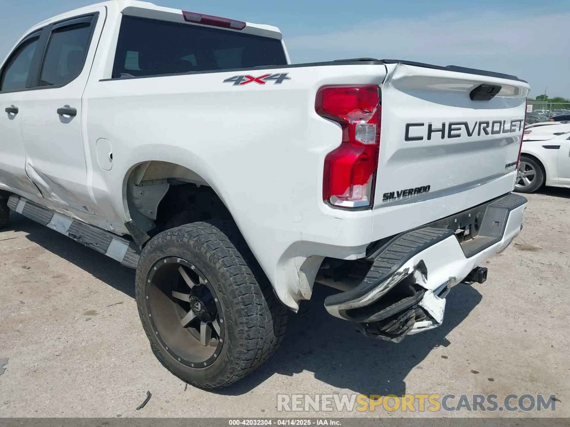 17 Photograph of a damaged car 3GCUYBEF2MG350881 CHEVROLET SILVERADO 1500 2021