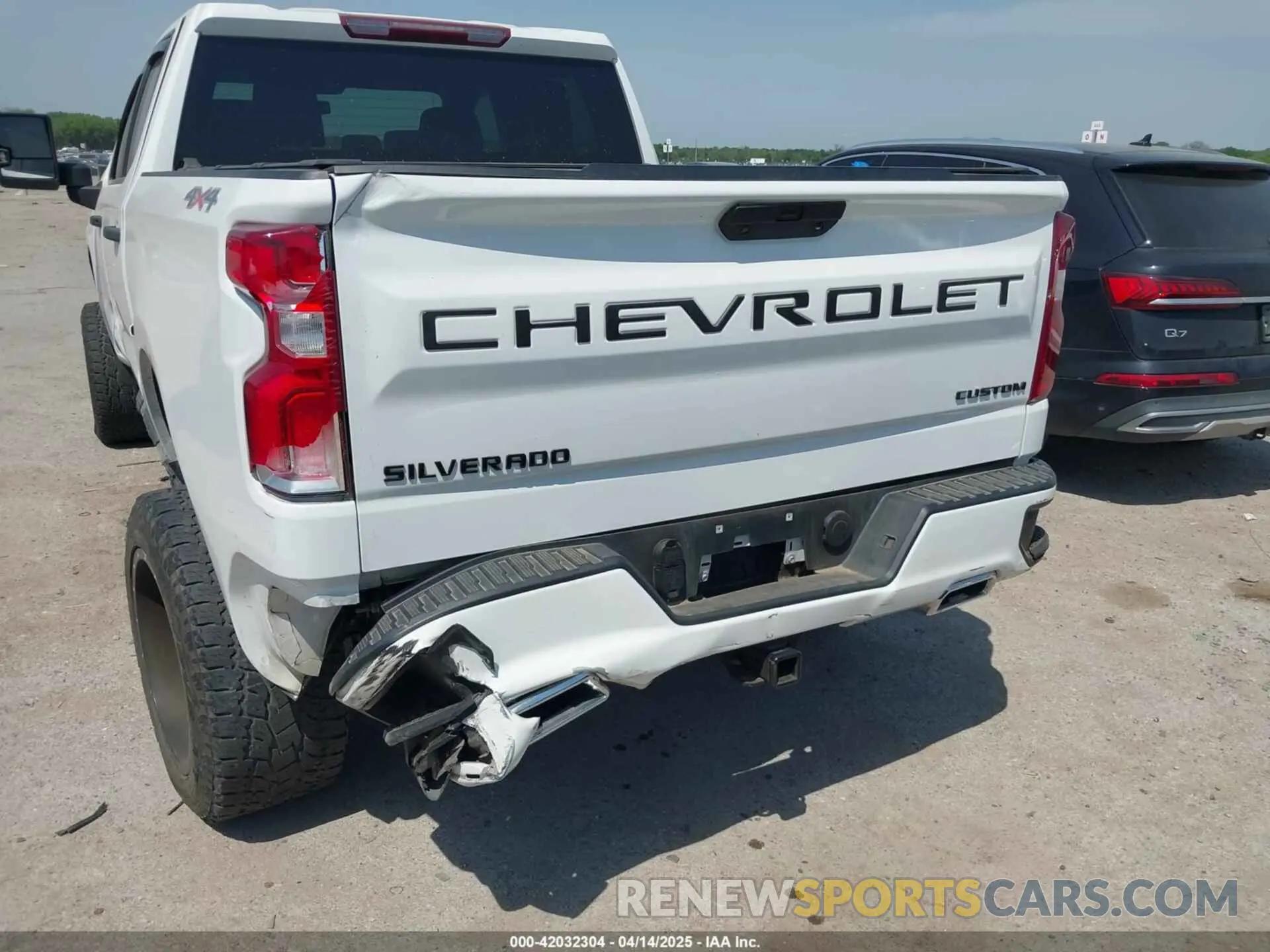 18 Photograph of a damaged car 3GCUYBEF2MG350881 CHEVROLET SILVERADO 1500 2021