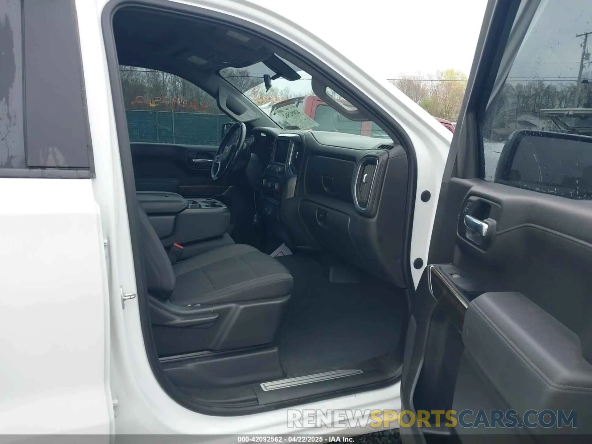 5 Photograph of a damaged car 3GCUYDED0MG339307 CHEVROLET SILVERADO 1500 2021