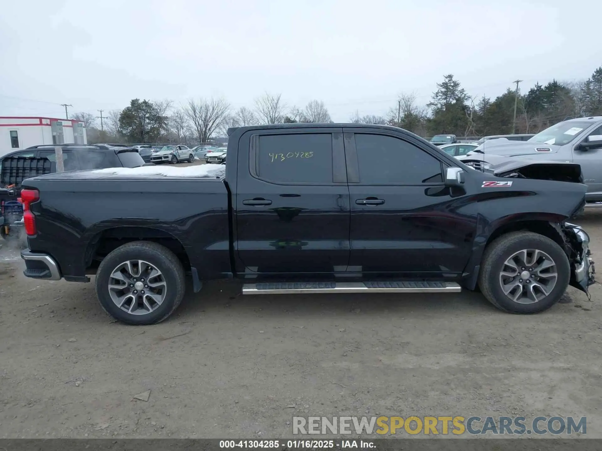 13 Photograph of a damaged car 3GCUYDED1MG305294 CHEVROLET SILVERADO 1500 2021