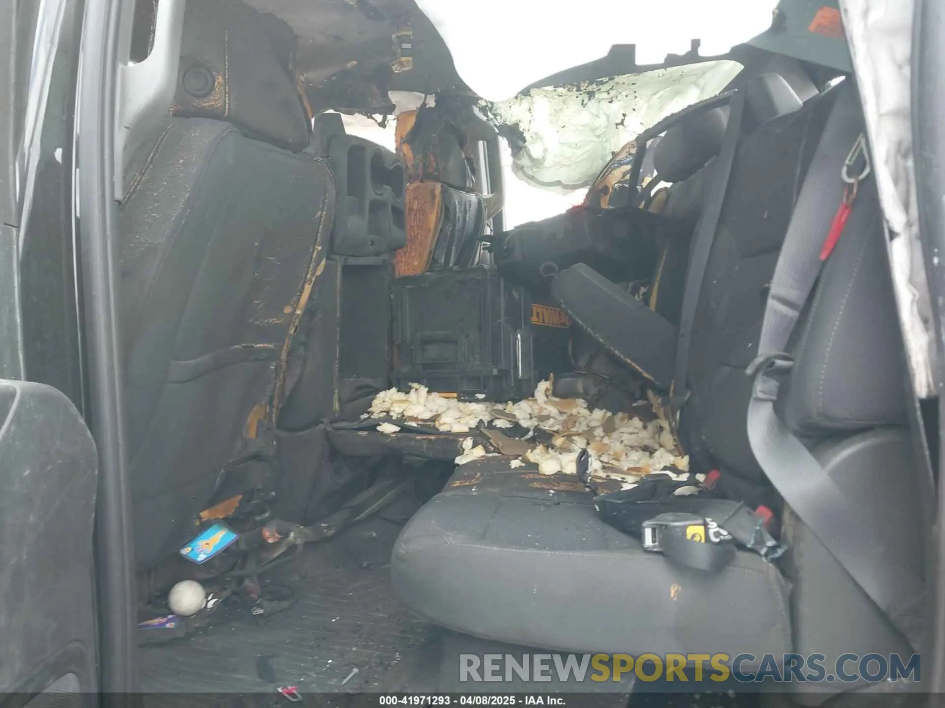 8 Photograph of a damaged car 3GCUYDED2MG216172 CHEVROLET SILVERADO 1500 2021