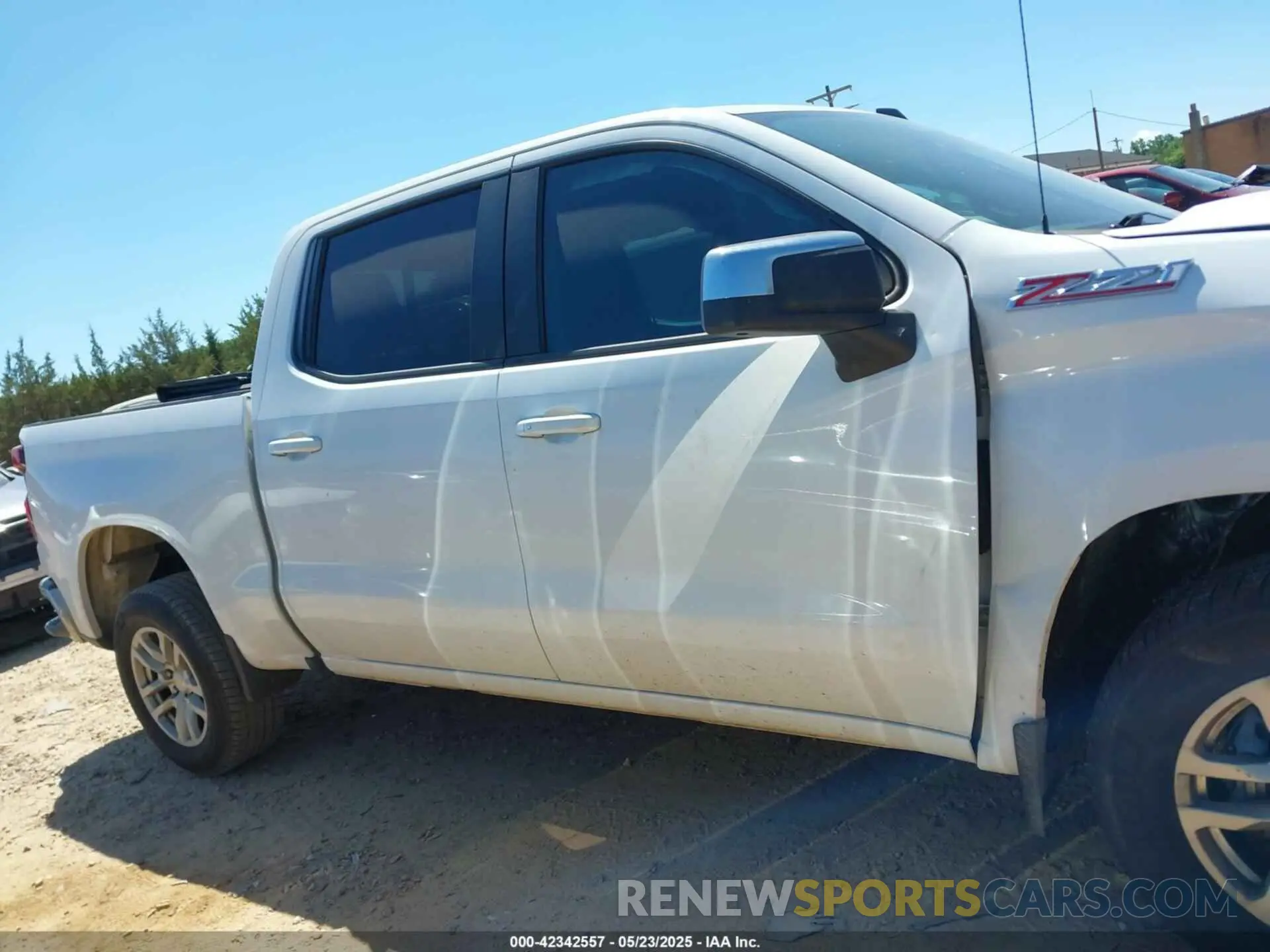 13 Photograph of a damaged car 3GCUYDED2MG226930 CHEVROLET SILVERADO 1500 2021