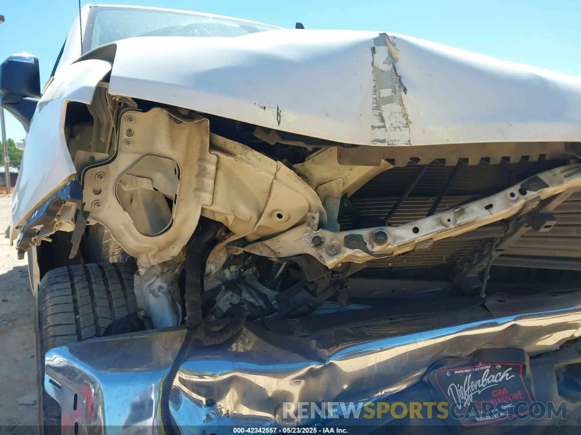17 Photograph of a damaged car 3GCUYDED2MG226930 CHEVROLET SILVERADO 1500 2021