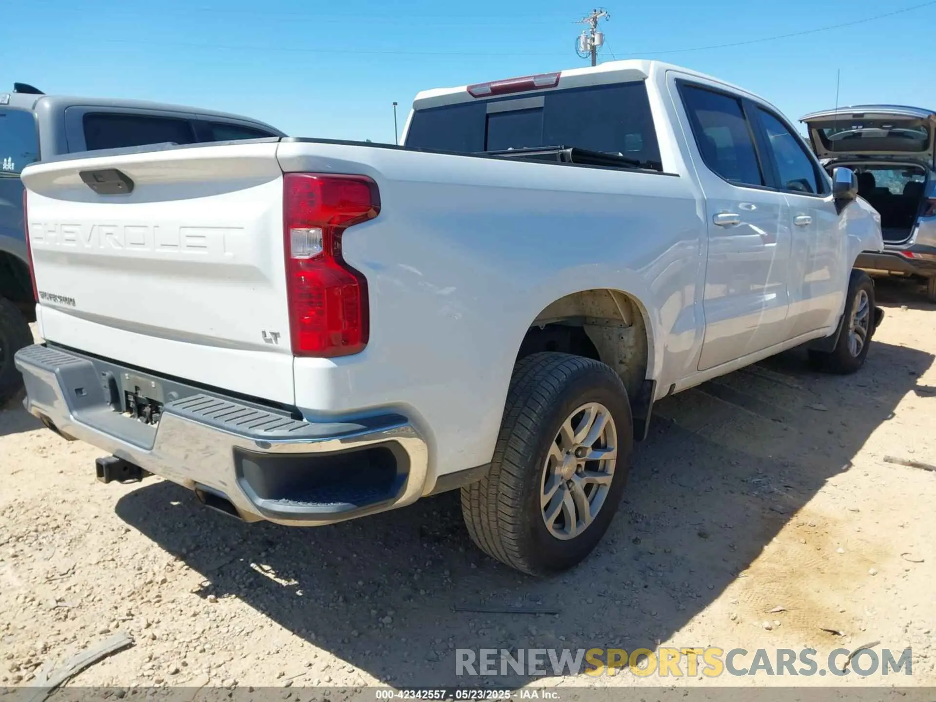 4 Photograph of a damaged car 3GCUYDED2MG226930 CHEVROLET SILVERADO 1500 2021