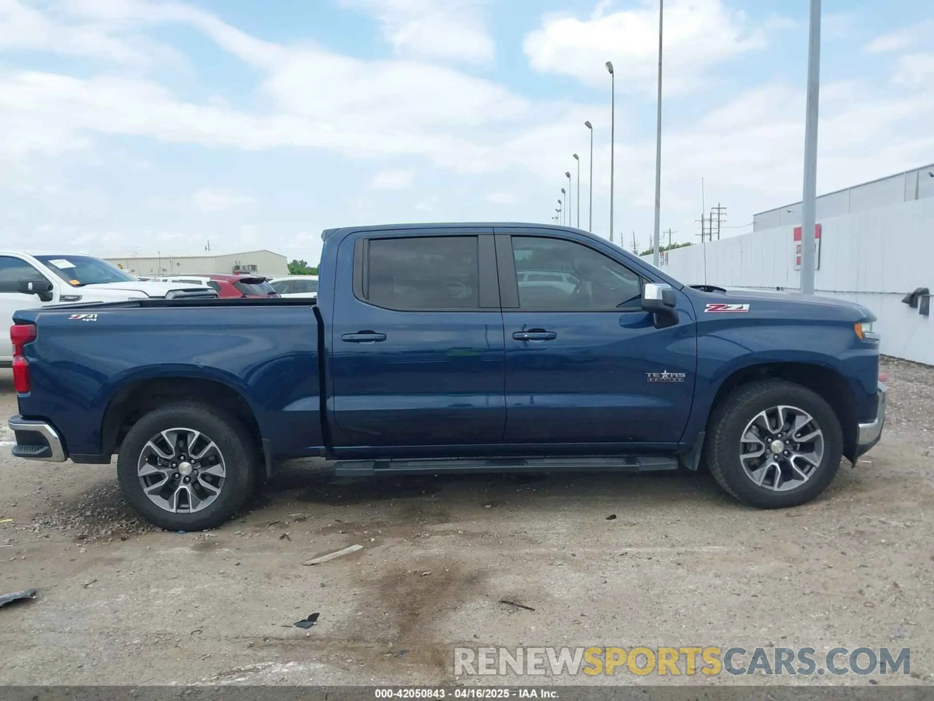 12 Photograph of a damaged car 3GCUYDED2MG439697 CHEVROLET SILVERADO 1500 2021
