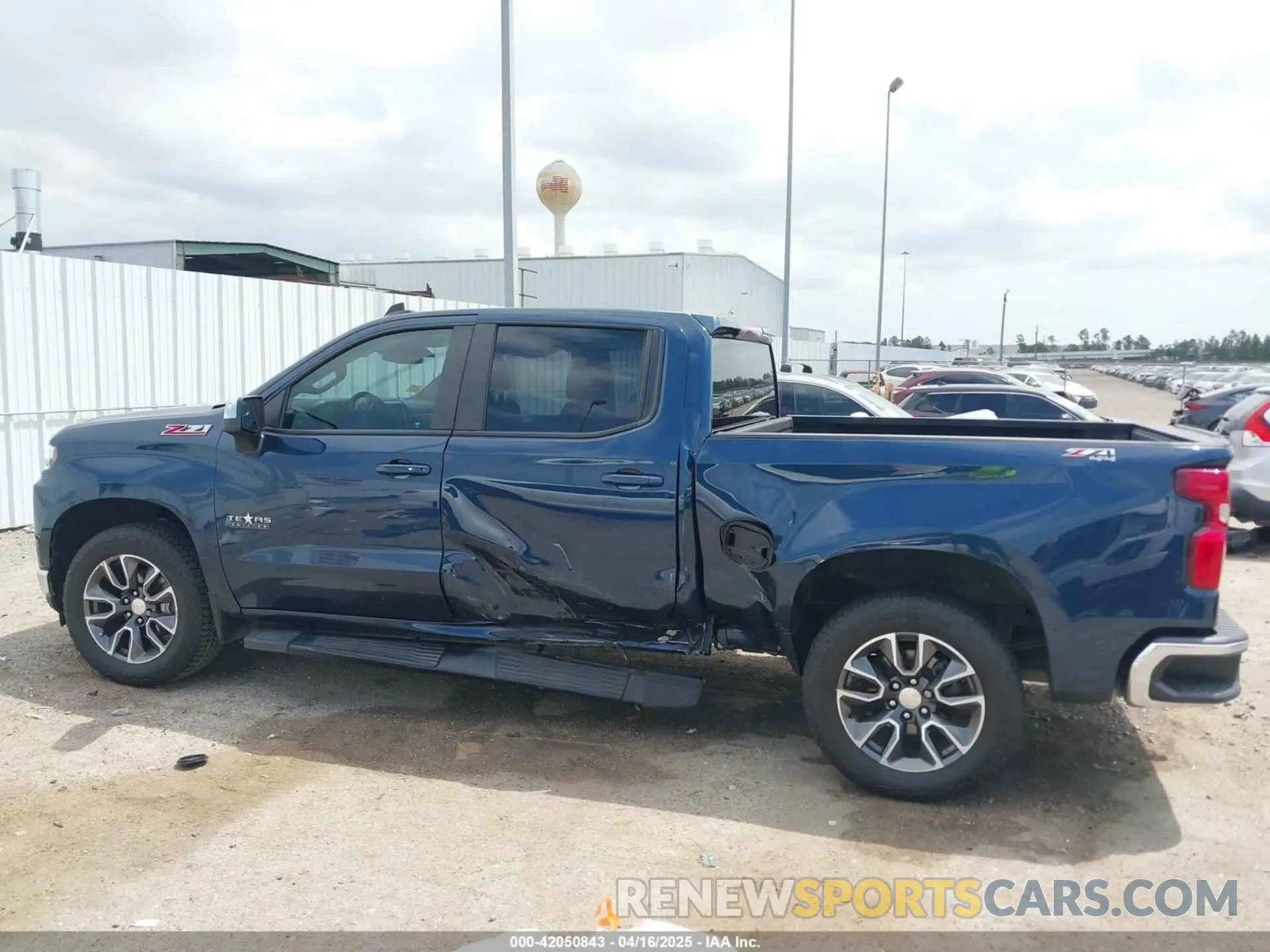 13 Photograph of a damaged car 3GCUYDED2MG439697 CHEVROLET SILVERADO 1500 2021