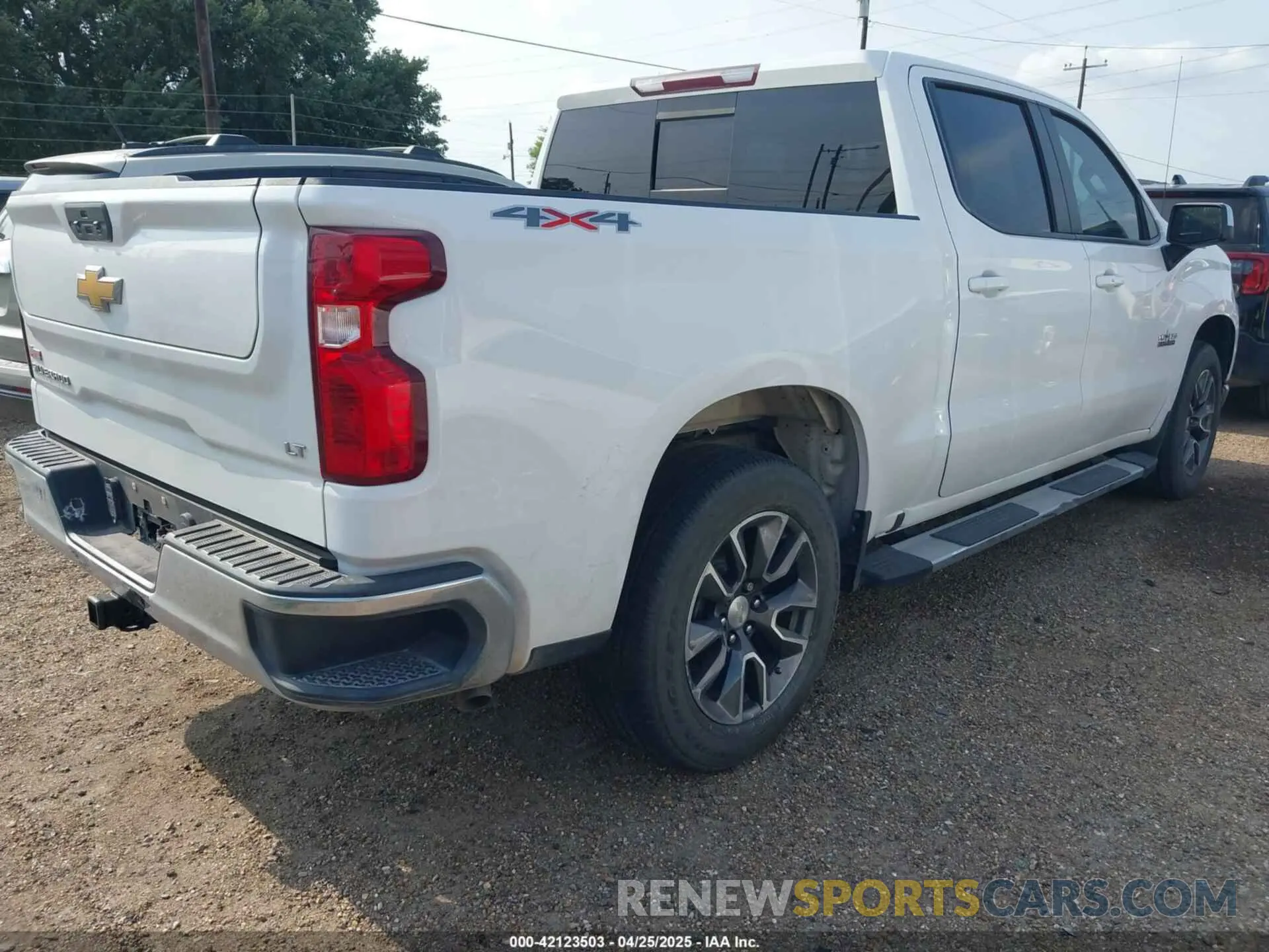 4 Photograph of a damaged car 3GCUYDED3MG362676 CHEVROLET SILVERADO 1500 2021