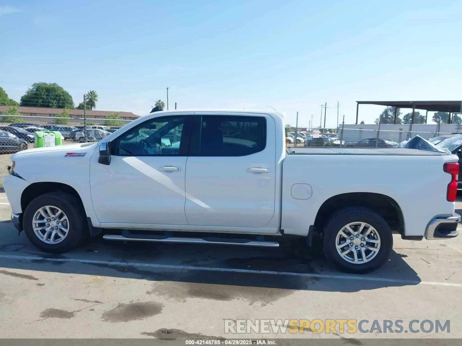 14 Photograph of a damaged car 3GCUYDED4MG479988 CHEVROLET SILVERADO 1500 2021