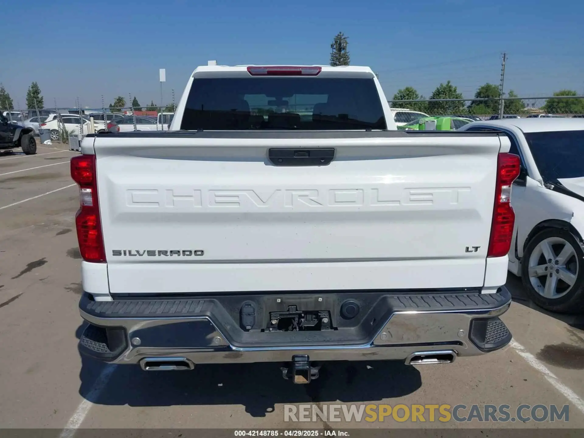 16 Photograph of a damaged car 3GCUYDED4MG479988 CHEVROLET SILVERADO 1500 2021