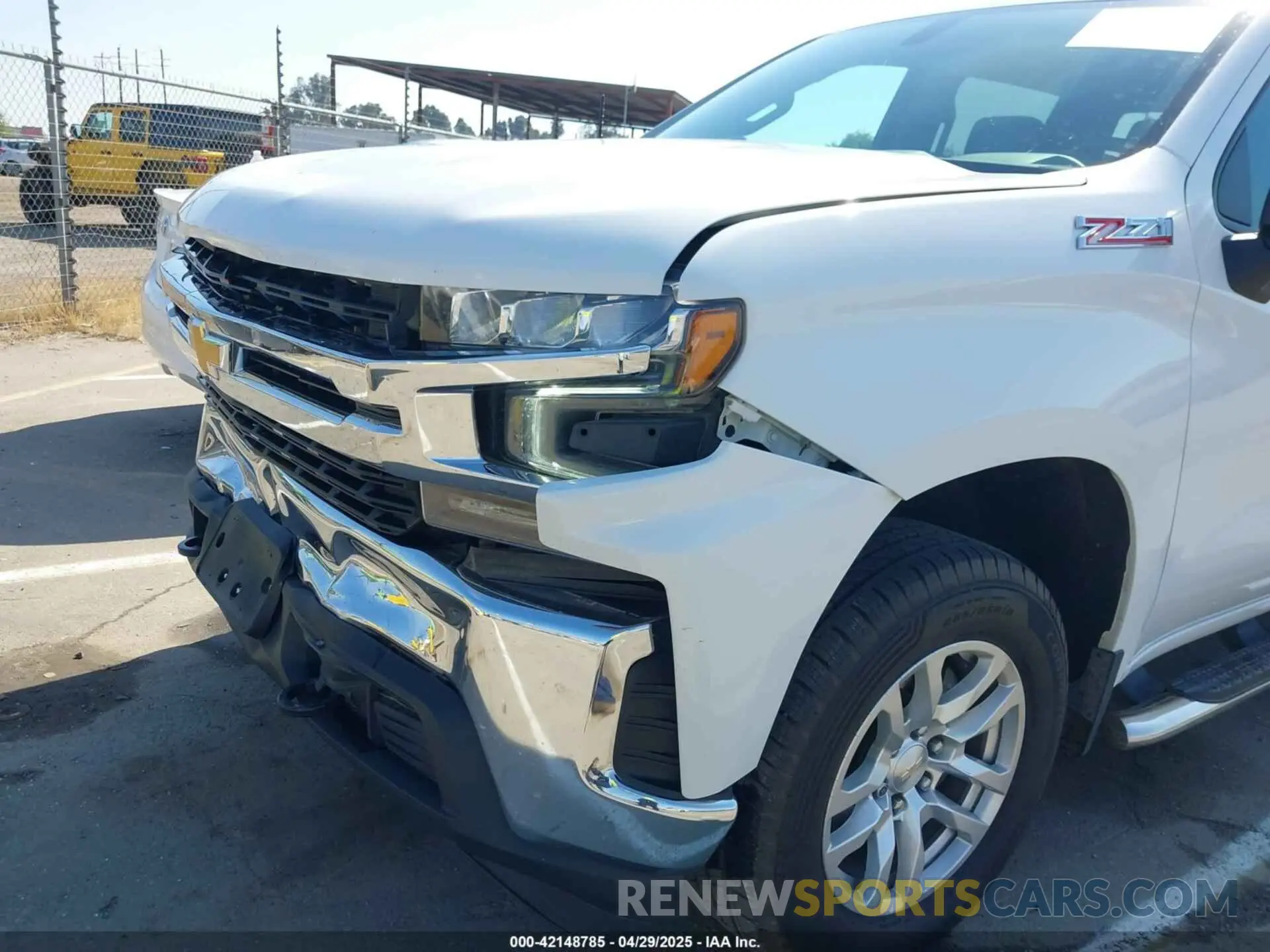 17 Photograph of a damaged car 3GCUYDED4MG479988 CHEVROLET SILVERADO 1500 2021