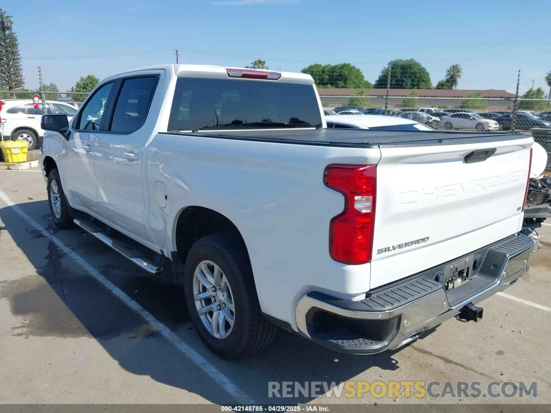 3 Photograph of a damaged car 3GCUYDED4MG479988 CHEVROLET SILVERADO 1500 2021