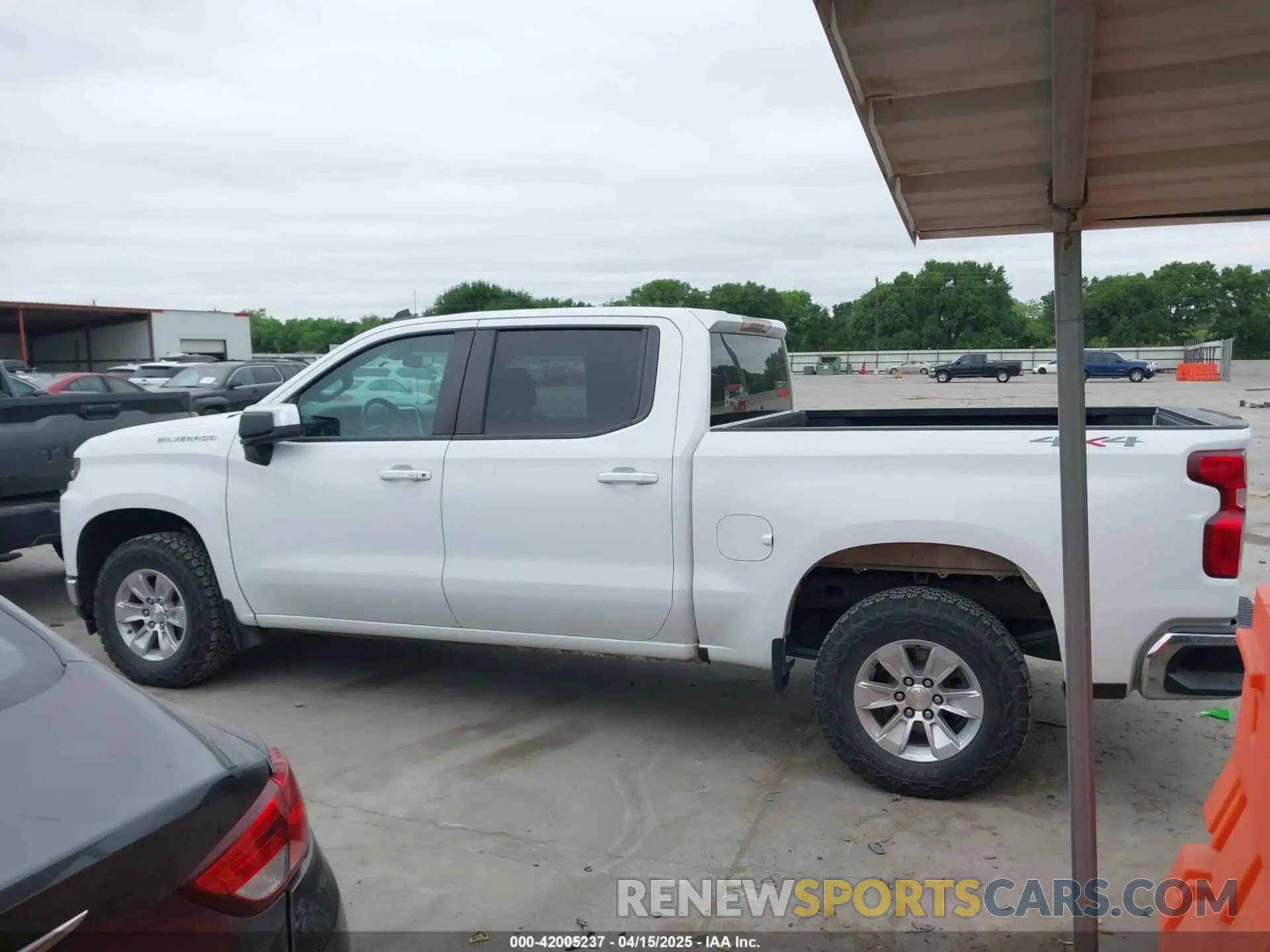 14 Photograph of a damaged car 3GCUYDED7MG215969 CHEVROLET SILVERADO 1500 2021