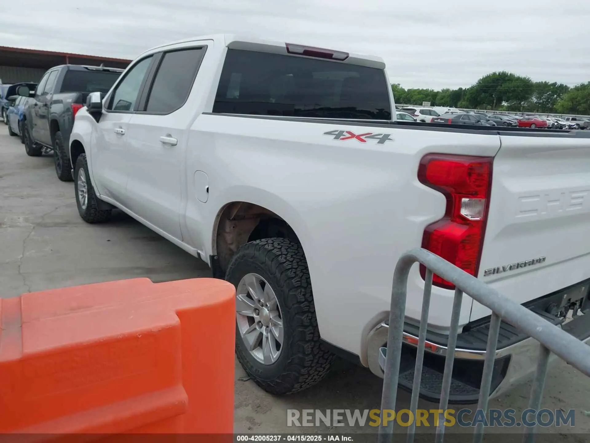 3 Photograph of a damaged car 3GCUYDED7MG215969 CHEVROLET SILVERADO 1500 2021